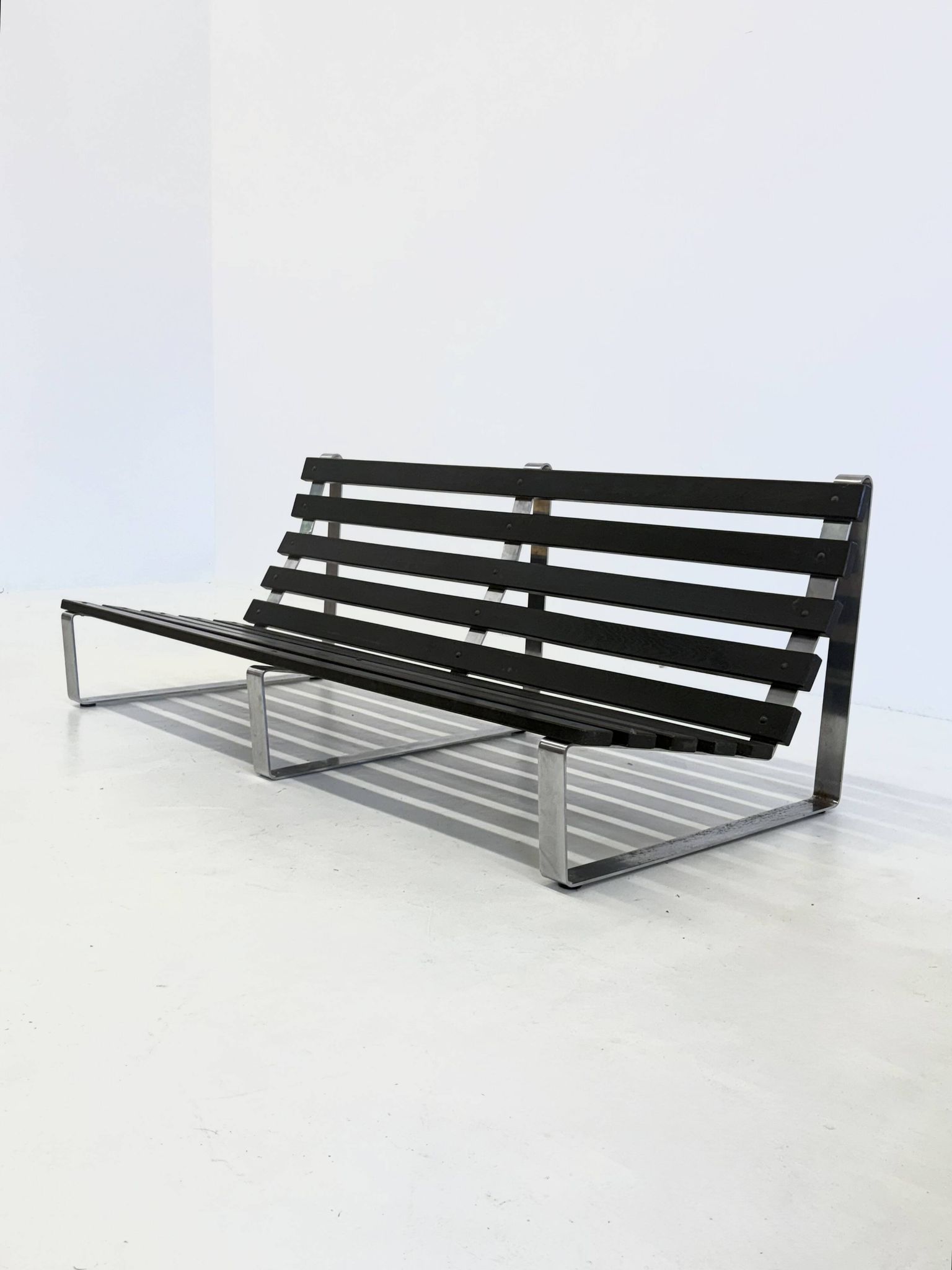 Vintage slatted bench by Kho Liang Ie for Artifort