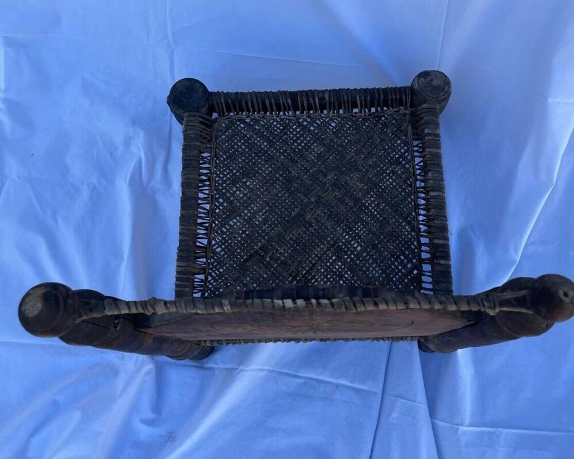 Chaise basse traditionnelle indienne