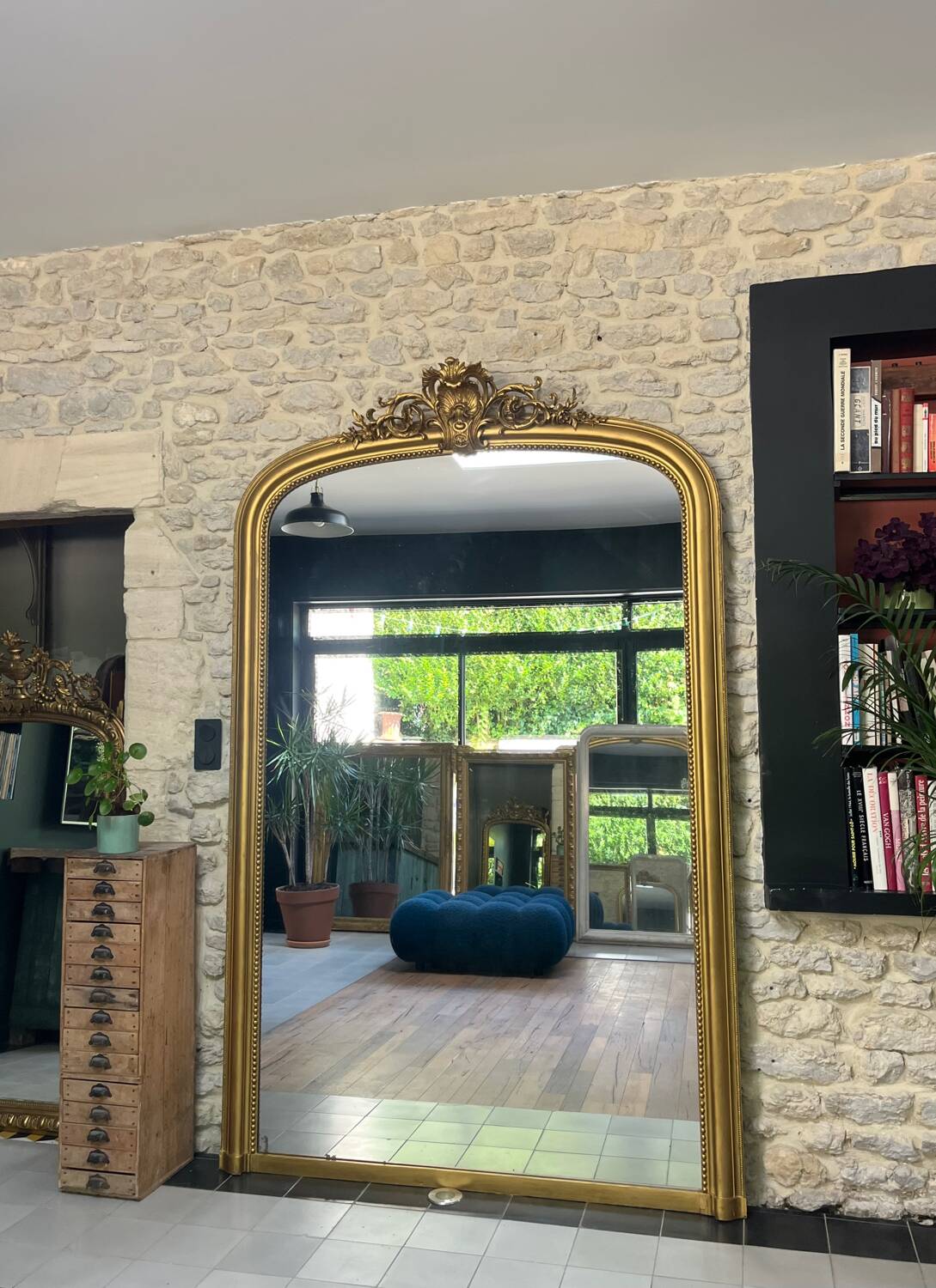 Miroir ancien Louis-Philippe 232,5/148cm  à fronton et perlé, mercure