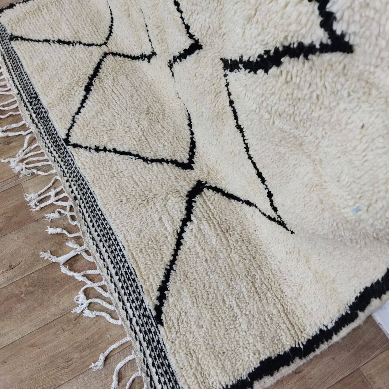 Handmade Moroccan Berber rug 220 x 190 cm