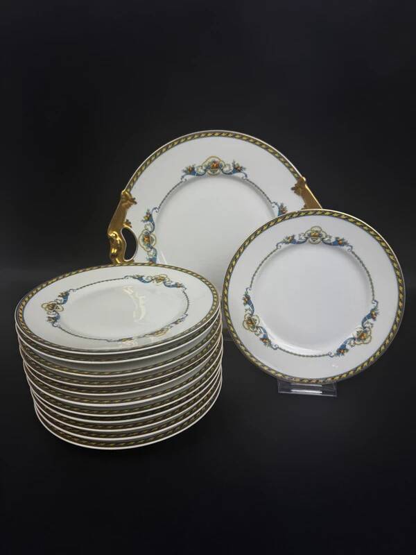 Service à dessert en porcelaine de Limoges Bernardaud avec plat et 12 assiettes