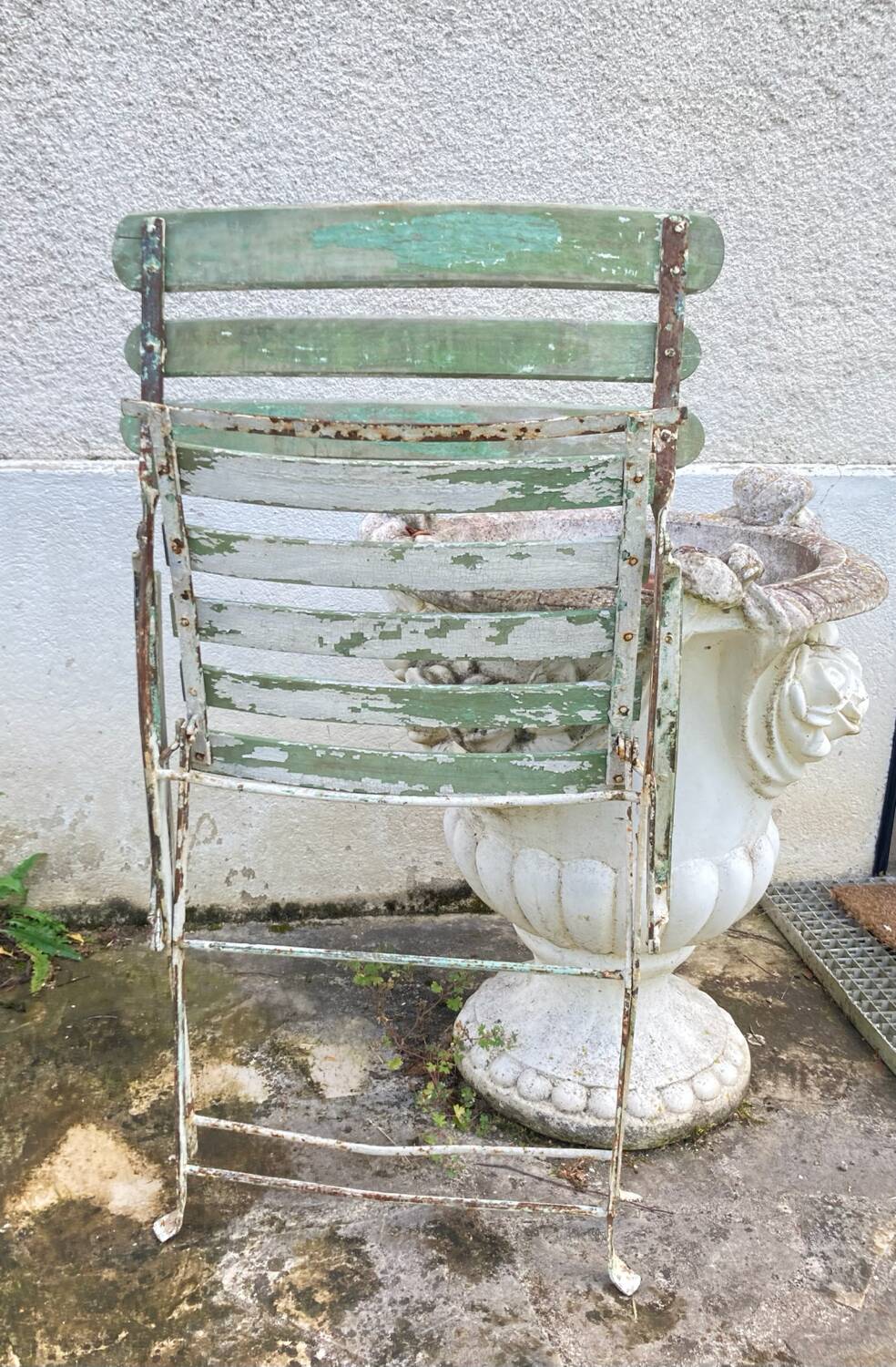 Large 19th century foldable garden armchair in wrought iron and wood
