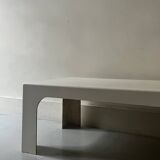 Table basse Prisunic en fibre de verre blanc cassé, design 1970