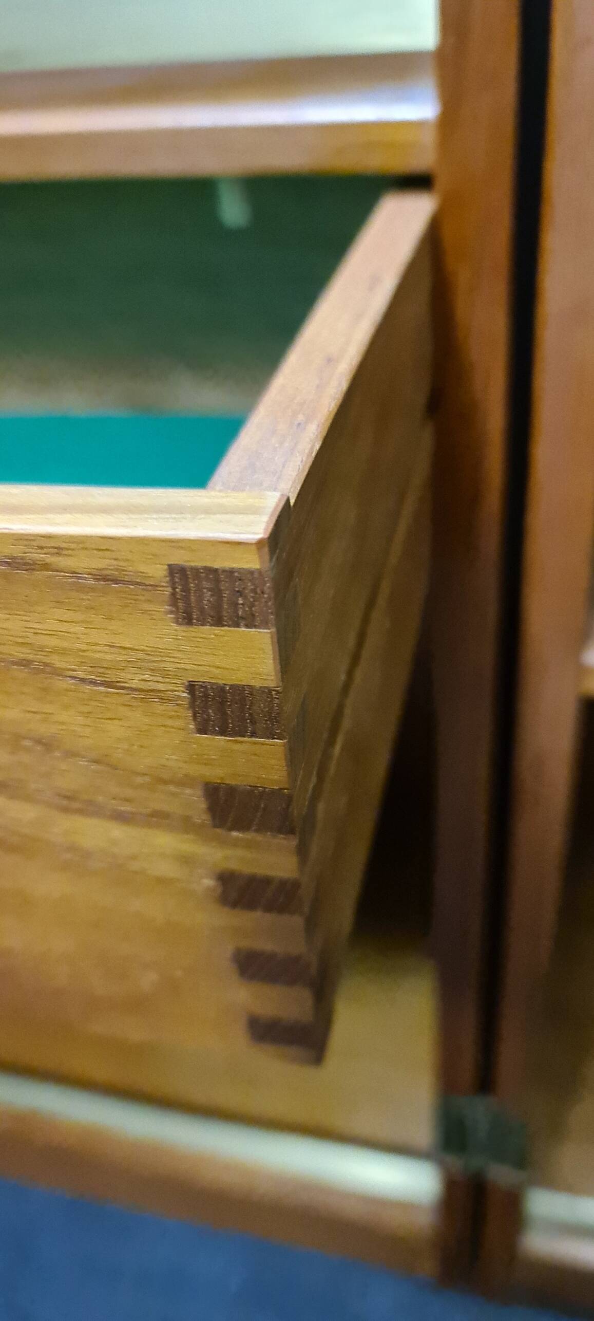 Petite table de salle à manger vintage en teck à rallonge