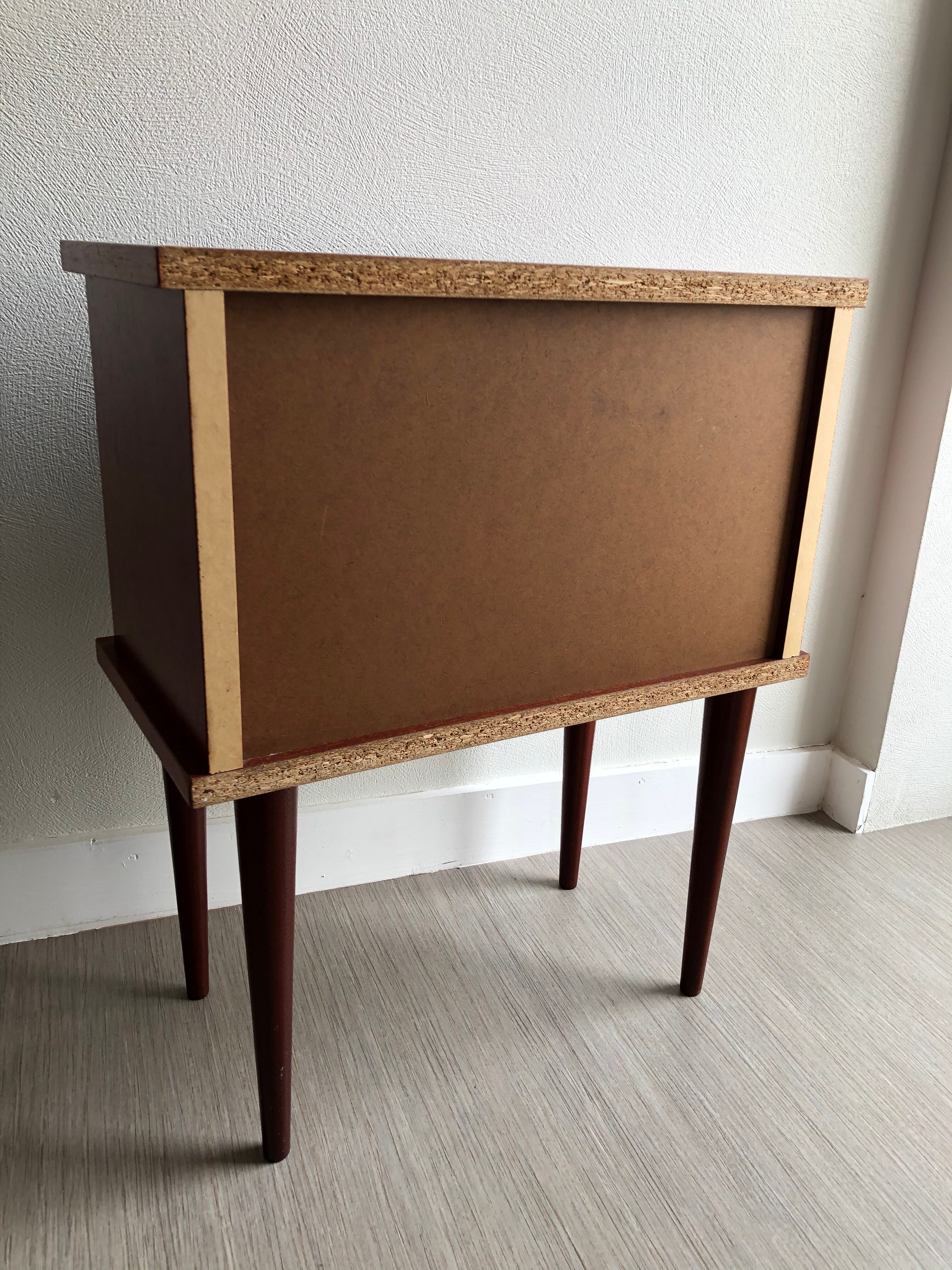 Bedside feet compass