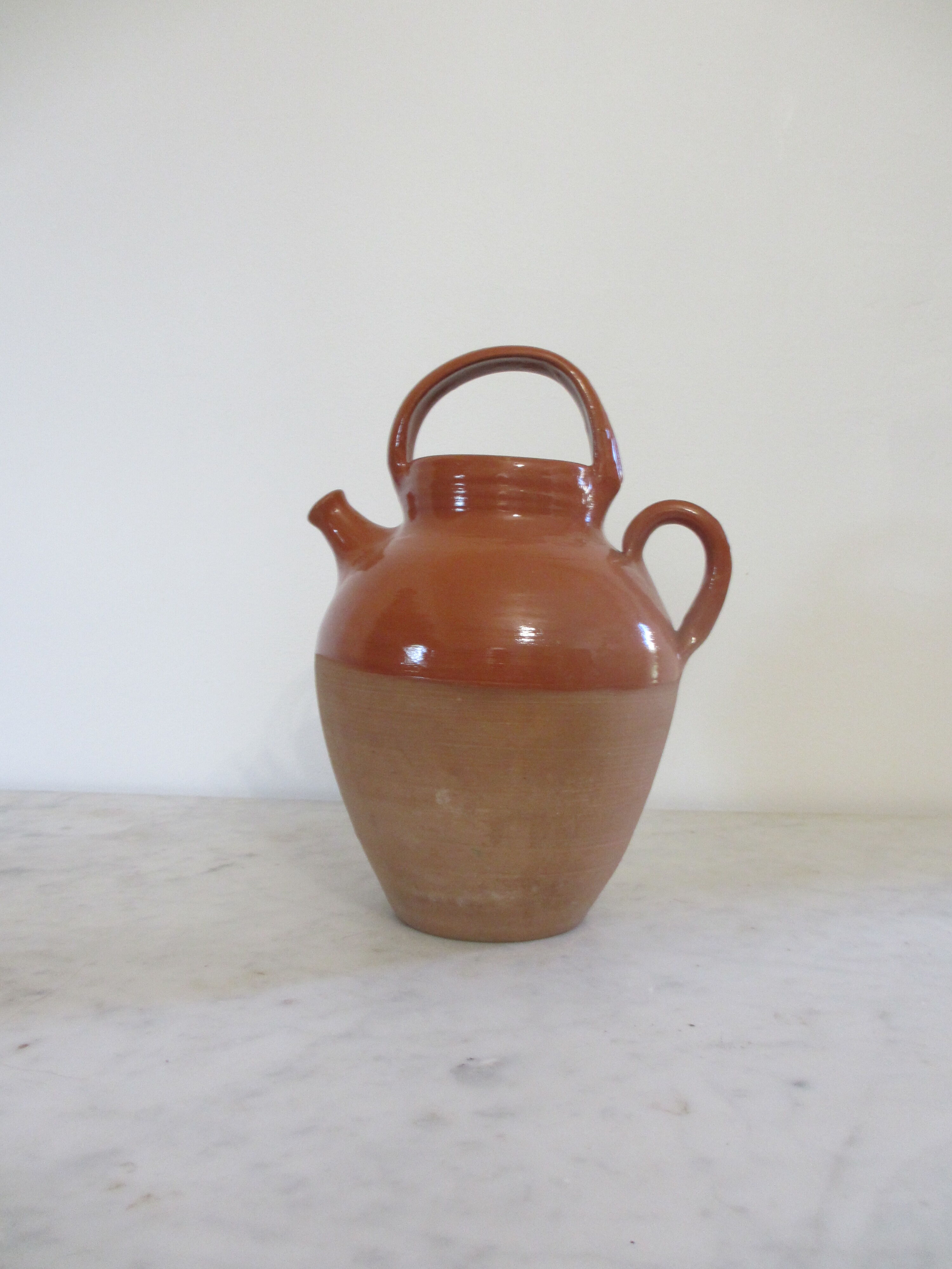 Cruche ancienne en terre cuite