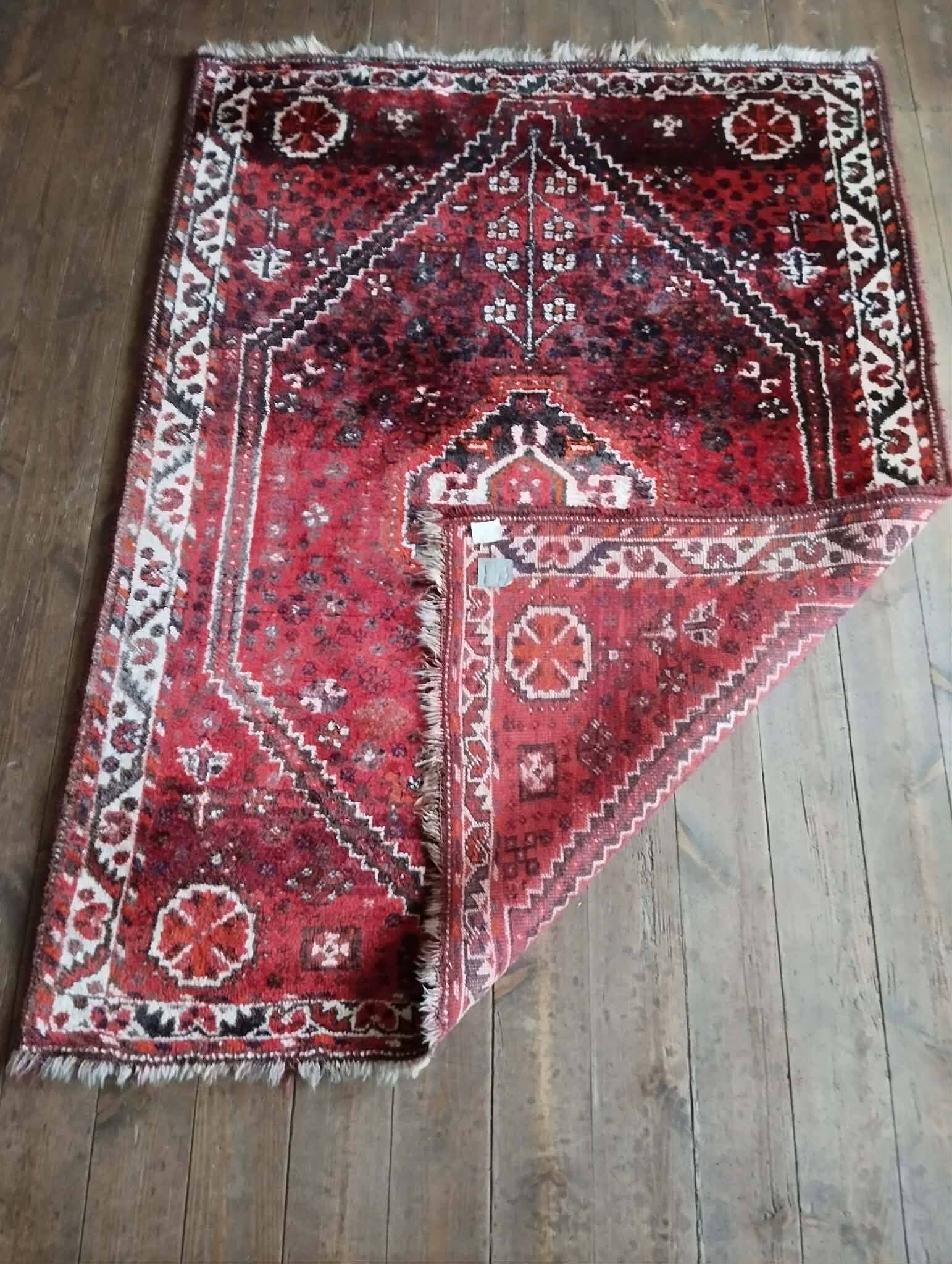 Handmade Persian Shiraz rug 160x120cm