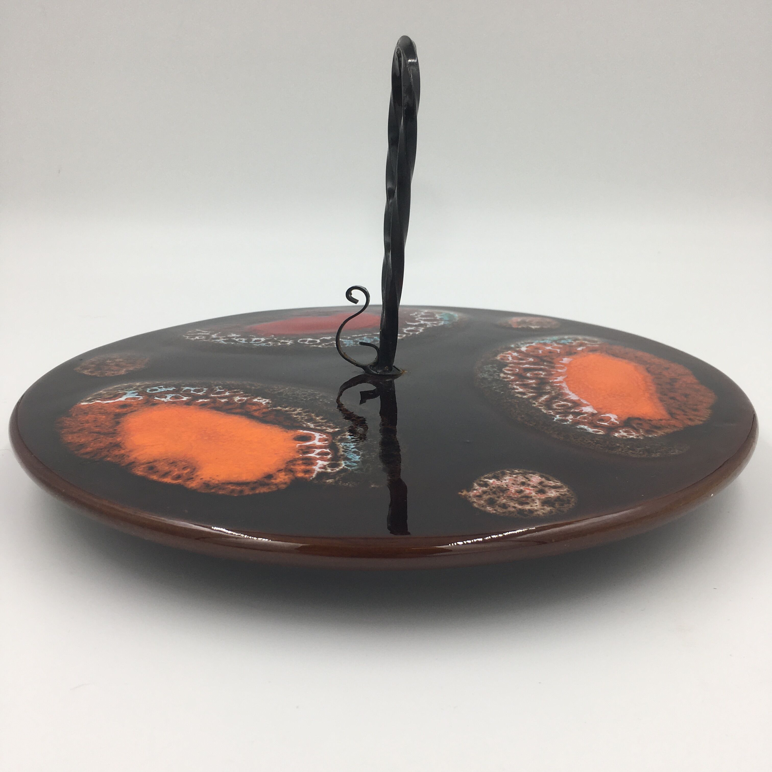 cheese platter with its Vallauris knife