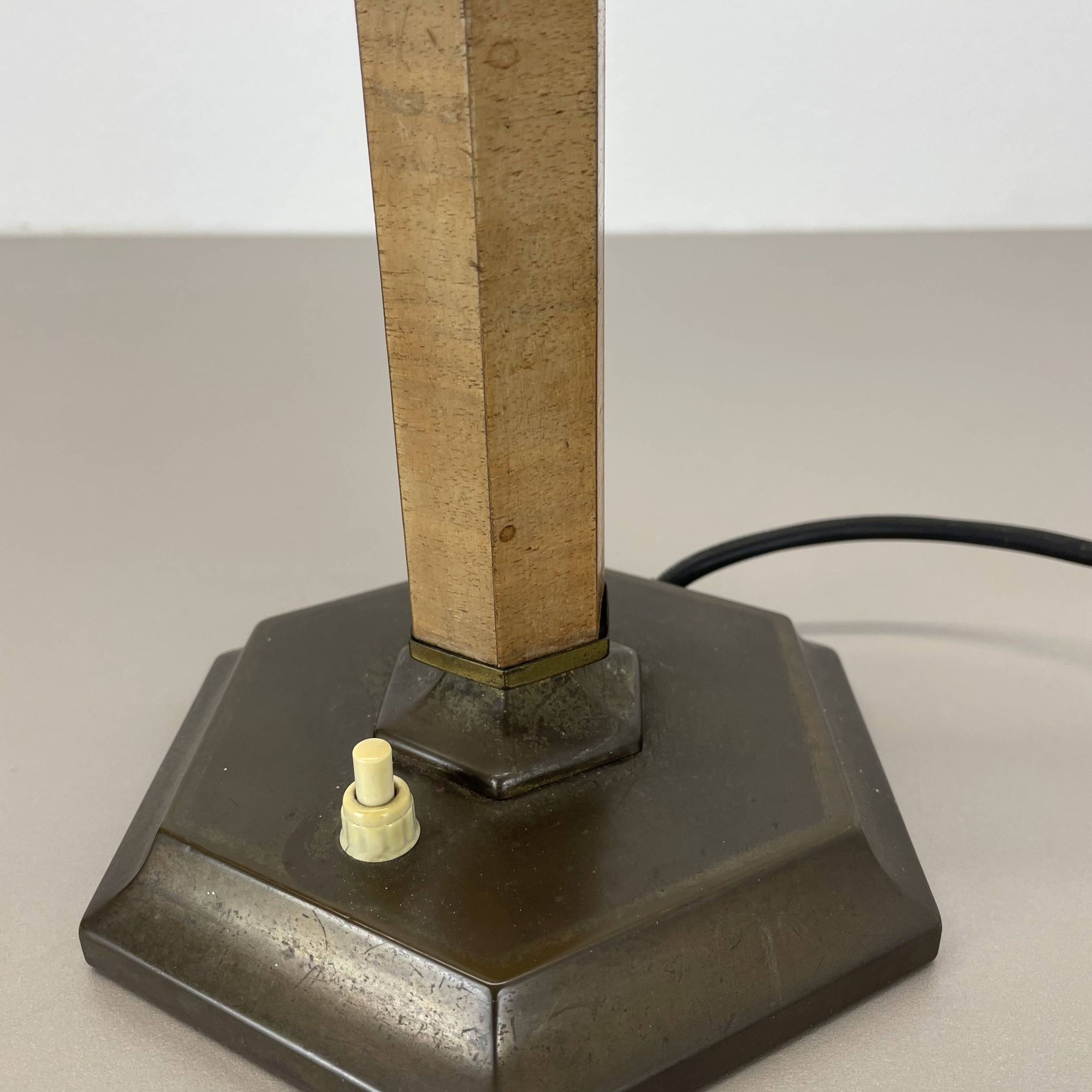 lampe de table Art déco unique en laiton et bois, Allemagne années 1930