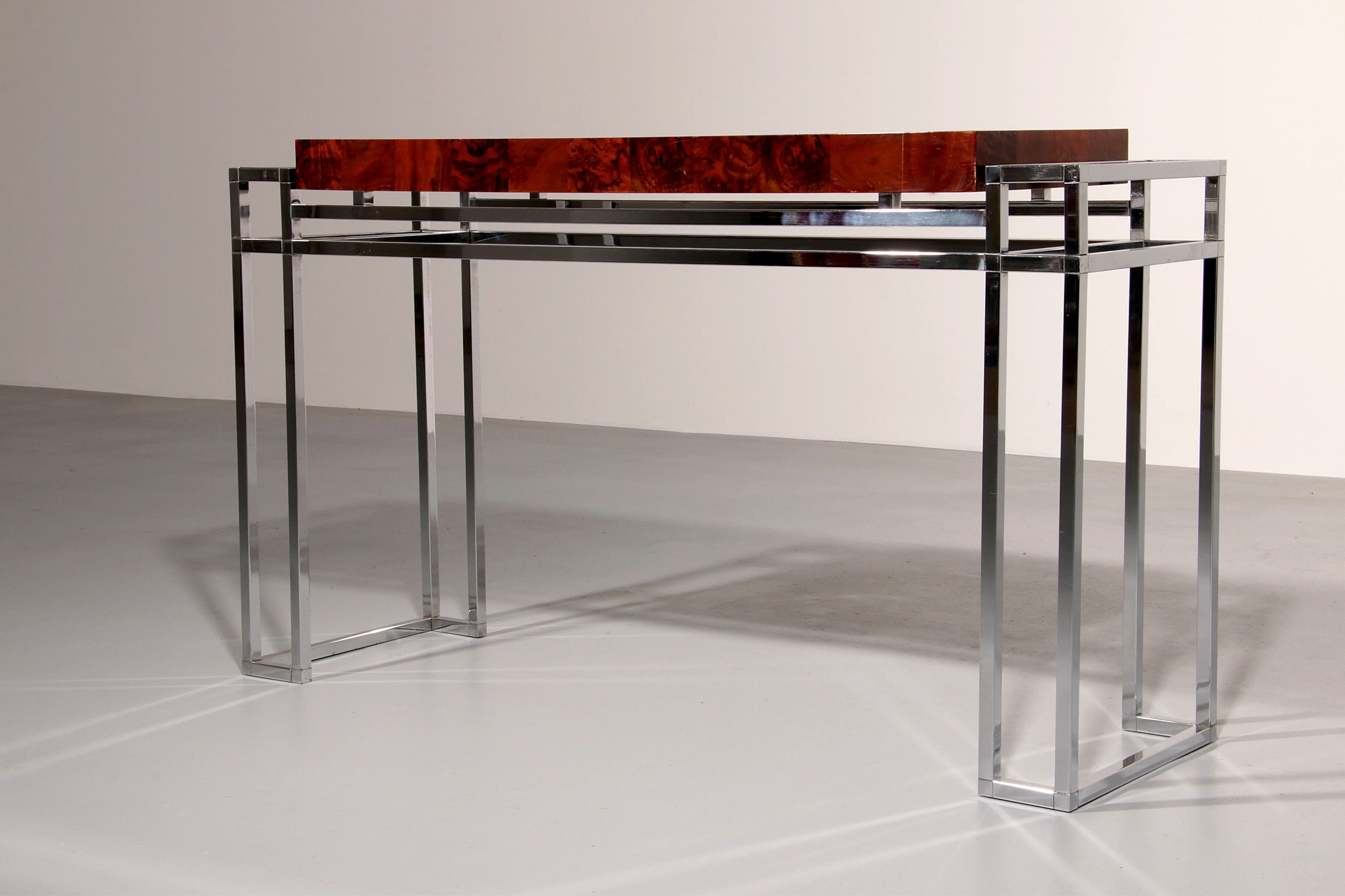 Table console en chrome et bois d'Aldo Tura, années 1970