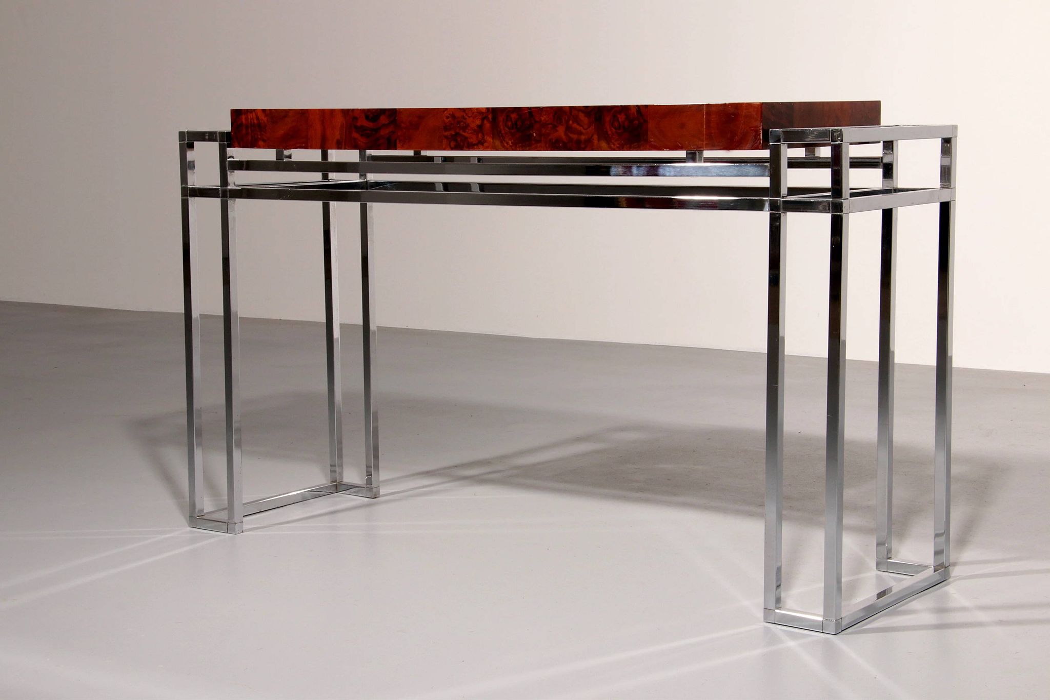 Table console en chrome et bois d'Aldo Tura, années 1970