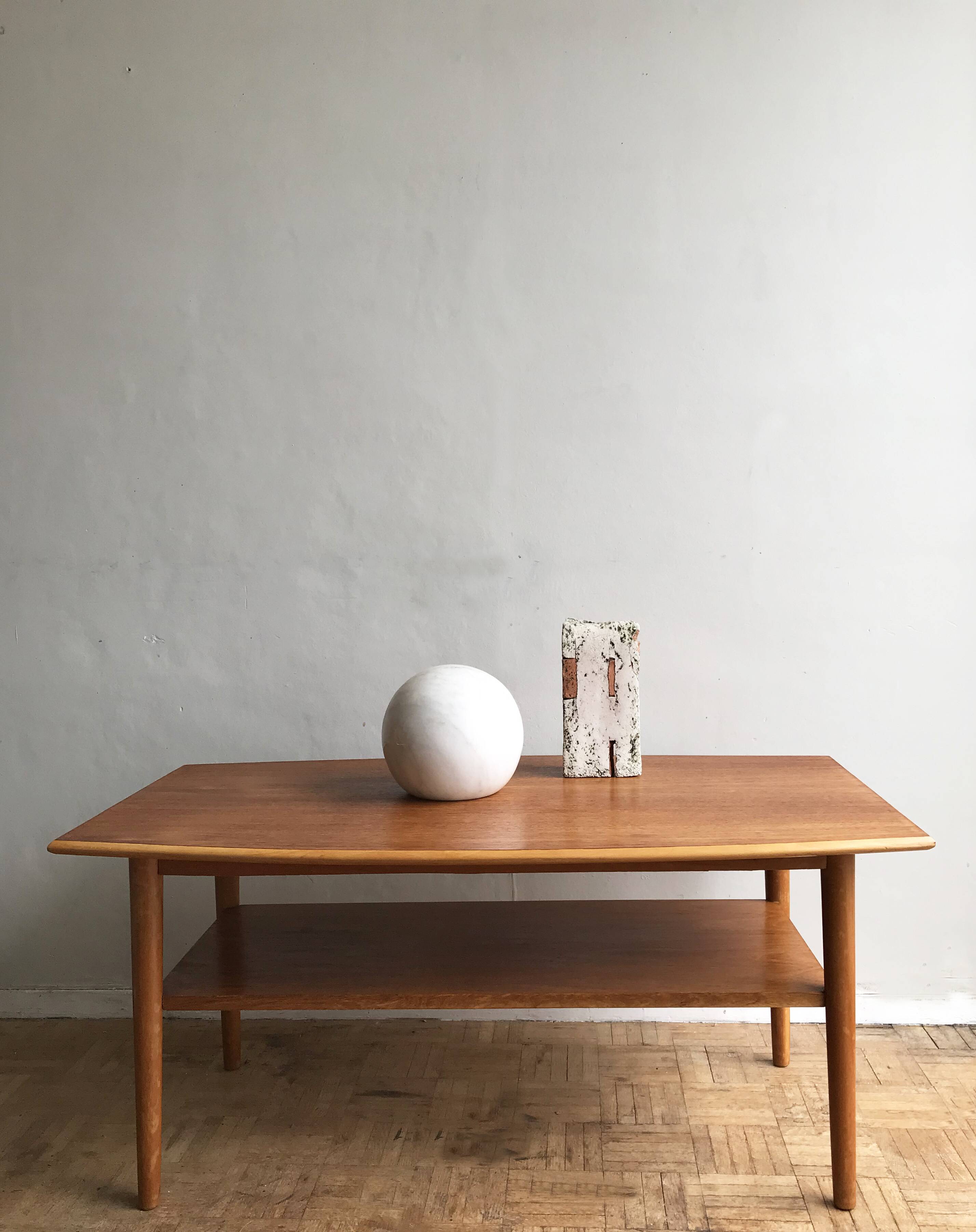Table en teck blond des années 1960