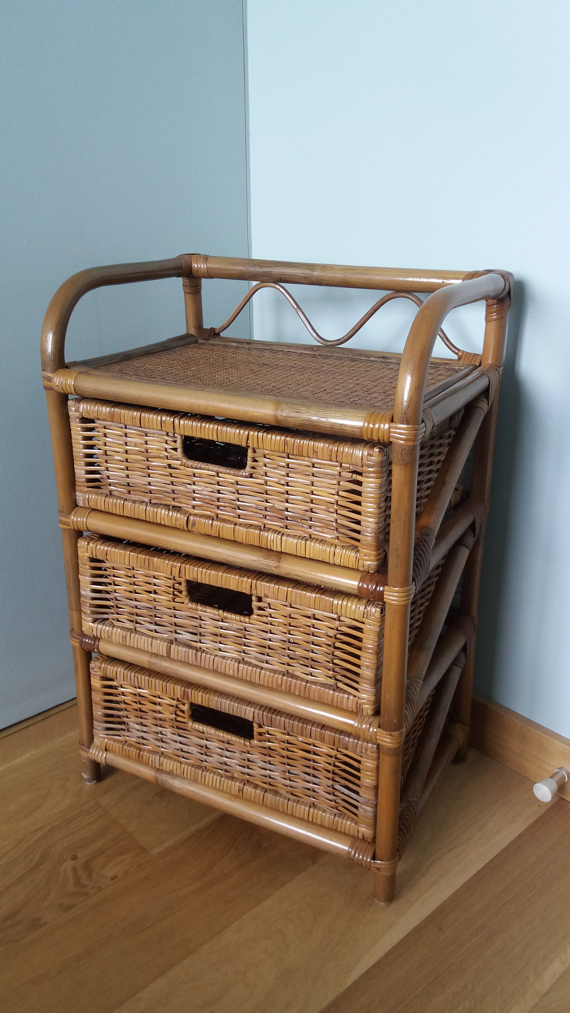 Commode chiffonnier en rotin et osier