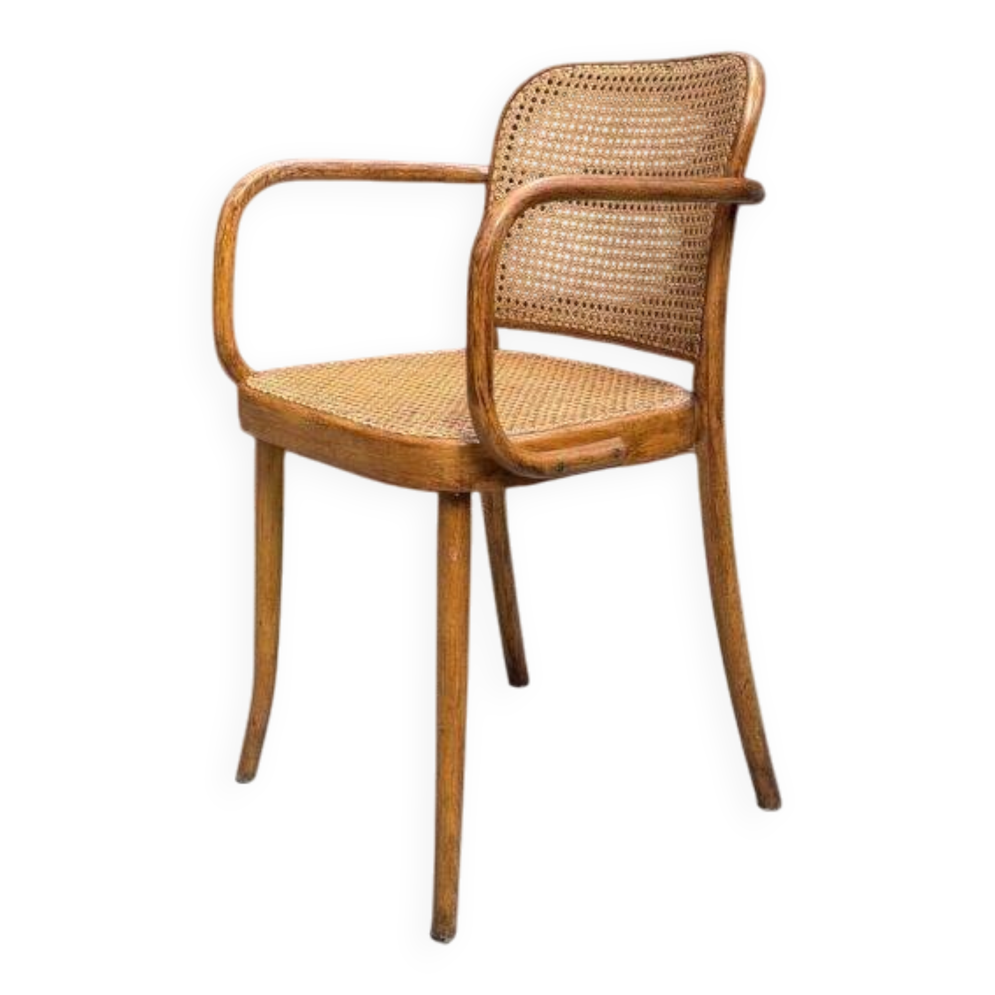 Thonet chair no. 811 in bent wood, design by Josef Hoffman.
