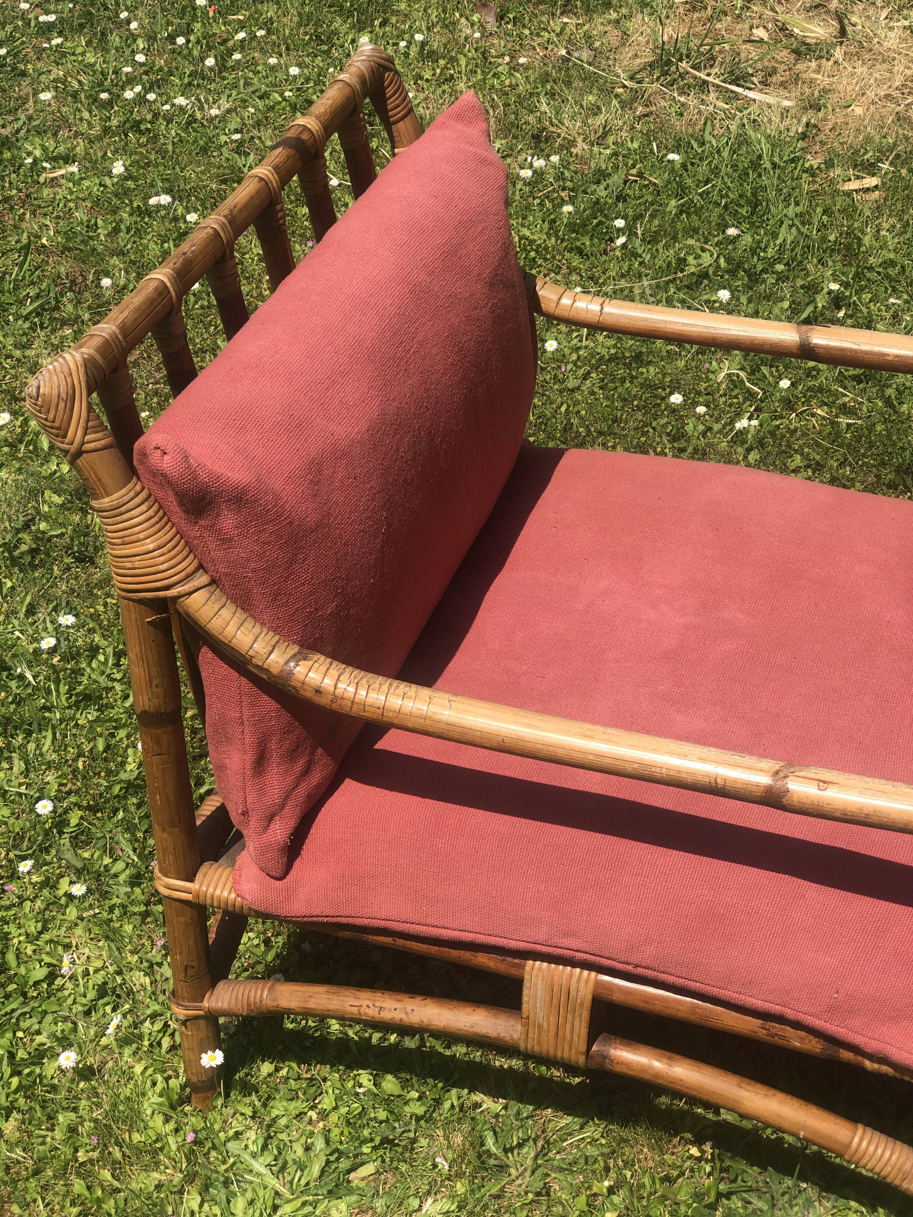 Rattan living room with 2 armchairs, coffee table cushions