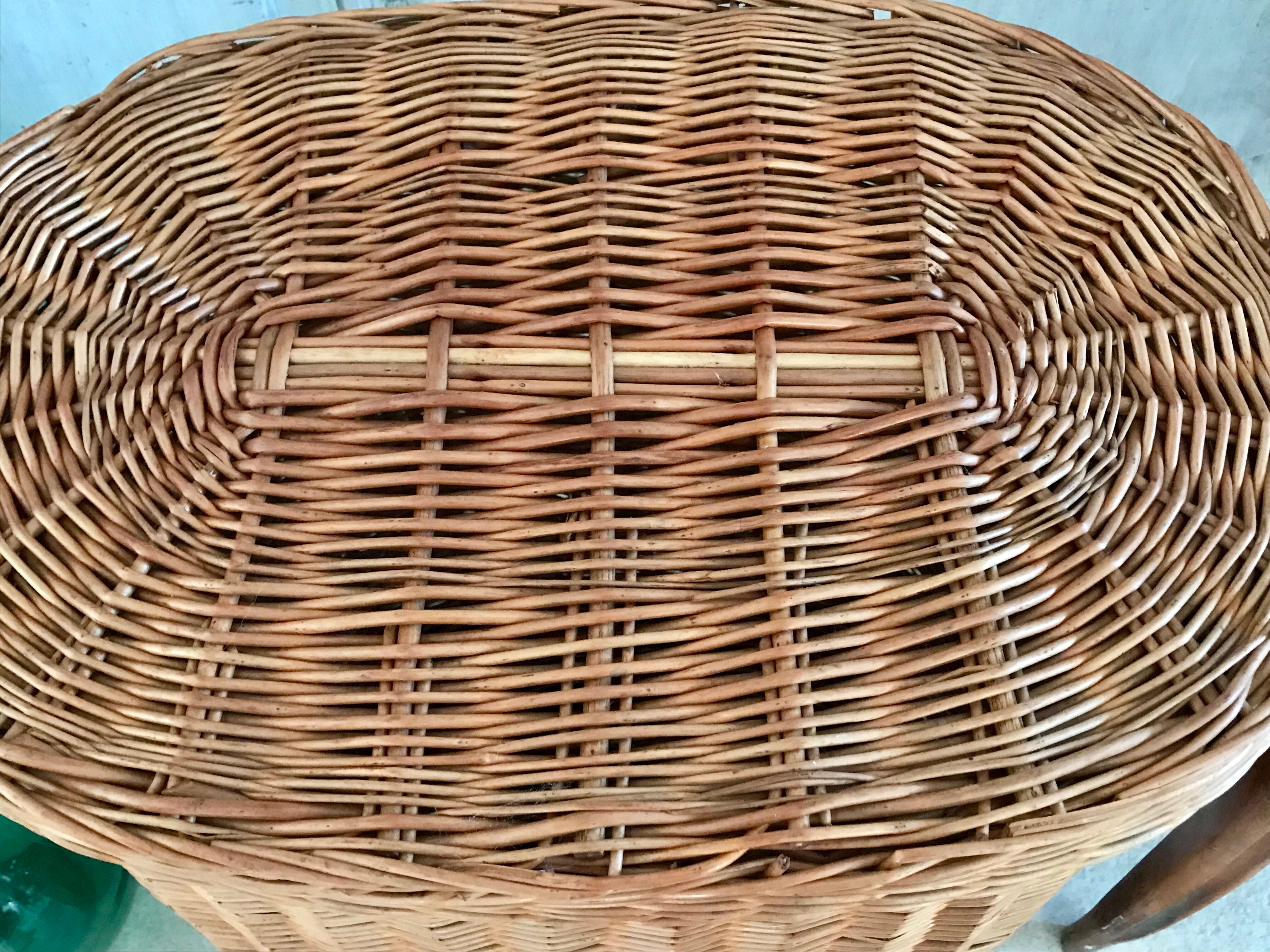 Wicker laundry basket