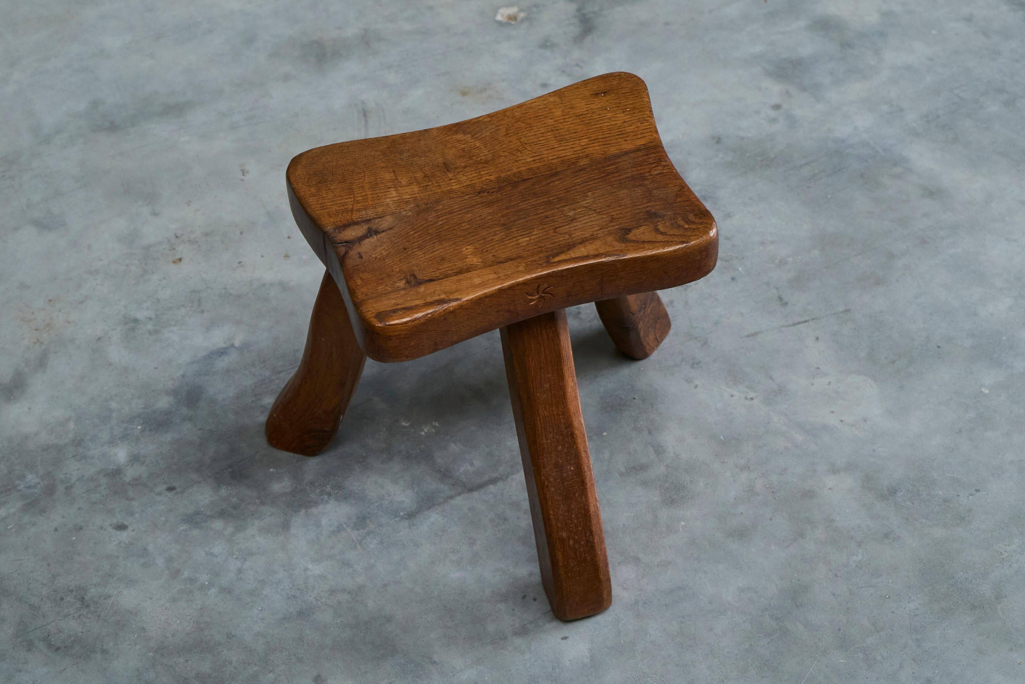 Tripod stool in solid oak, 1950s