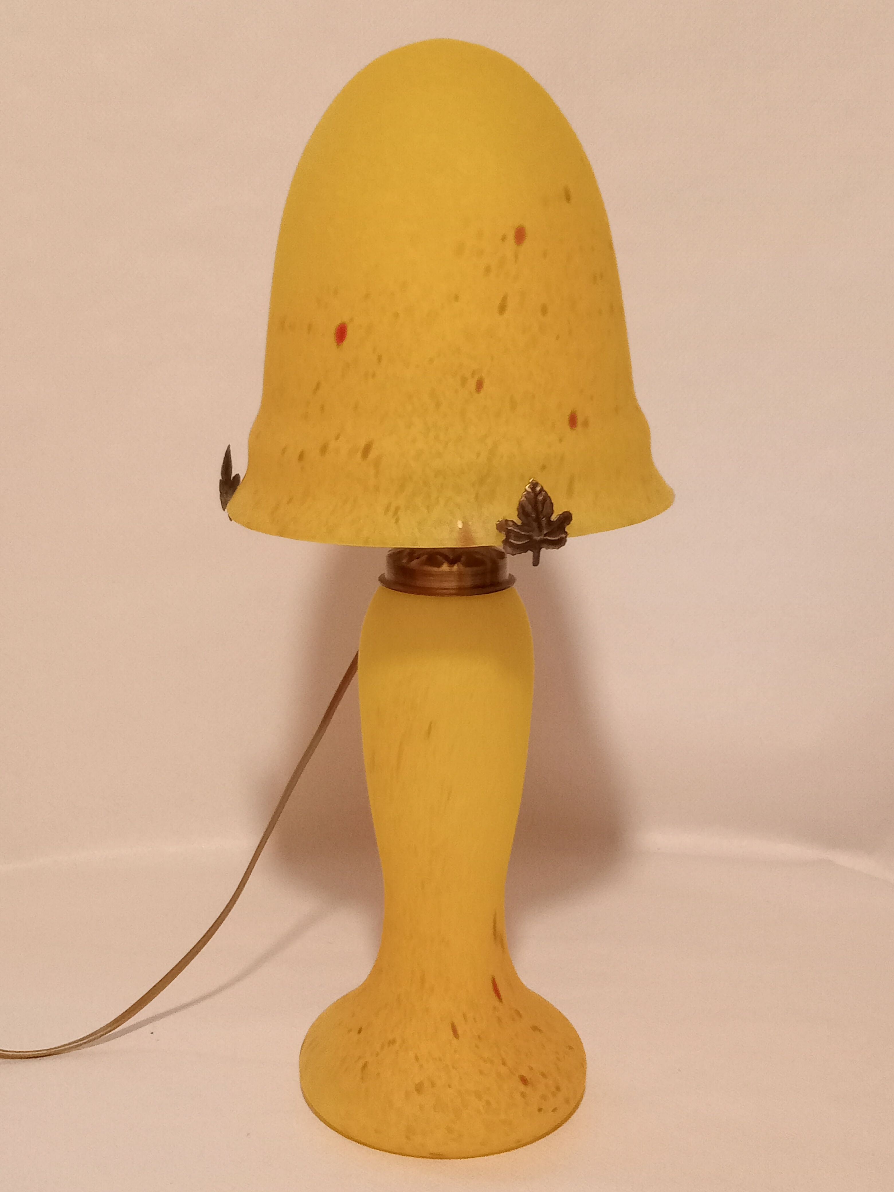 Mushroom lamp yellow glass paste spotted red