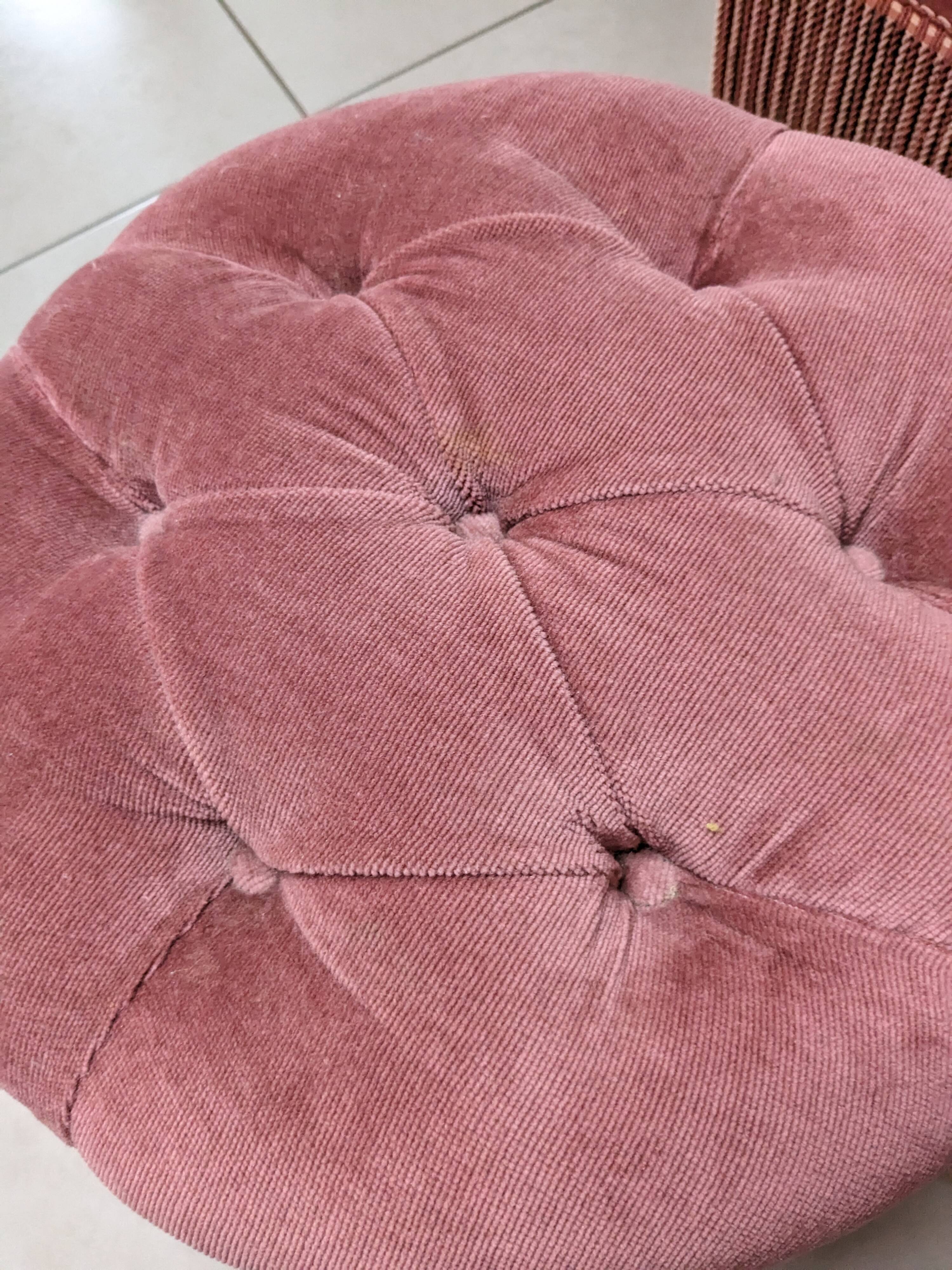 Pouf or footrest in pink velvet with fringes