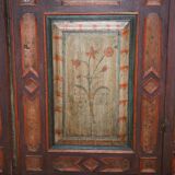 Hand-painted armoire Sublime from around 1800 in oak.