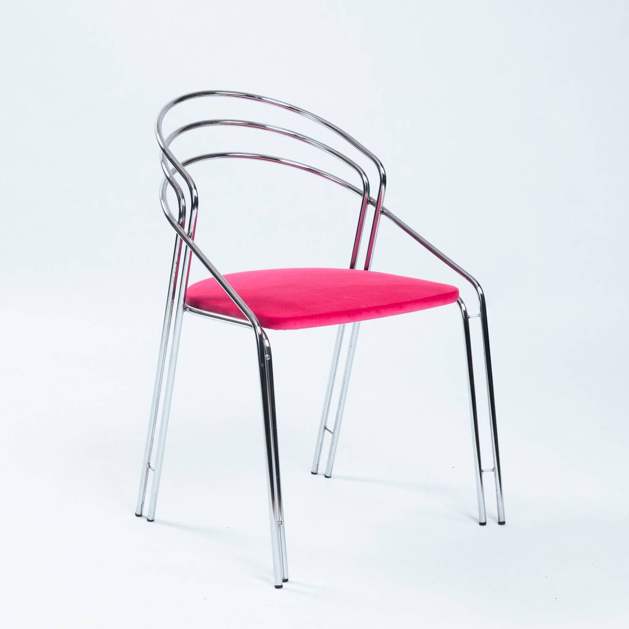 Set of Four Midcentury Italian Dining Chairs in Chrome and Pink Velvet