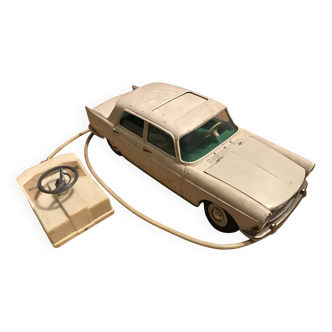 Peugeot 404 remote-controlled car from the 60s. France Jouets brand.
