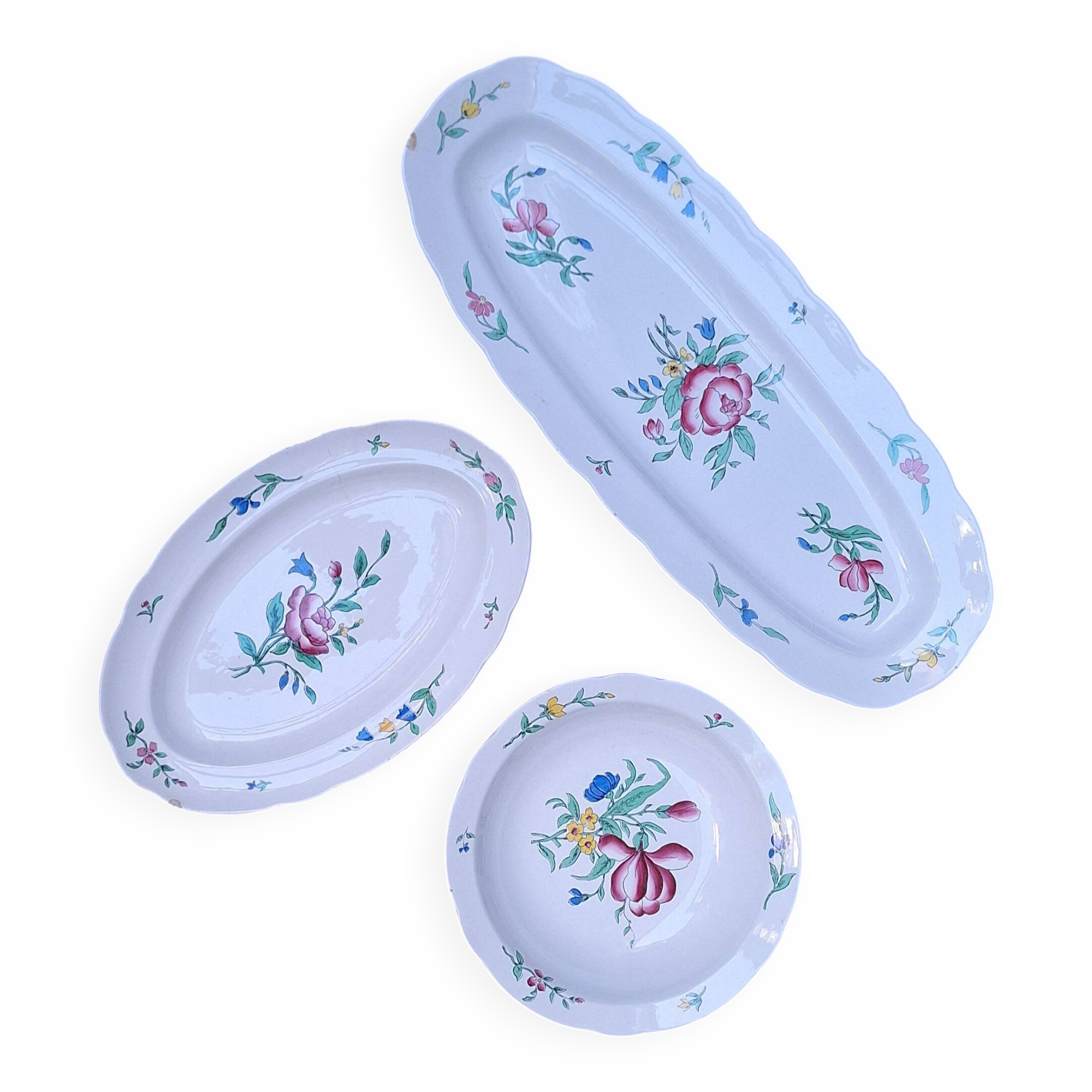 Set of 3 earthenware dishes from Sarreguemines, Riquewihr model.