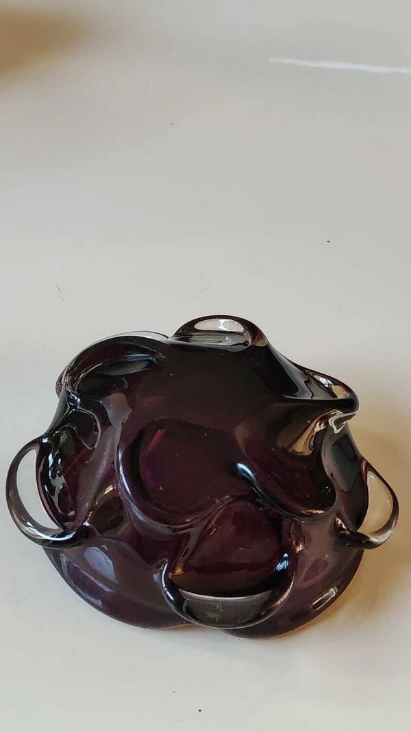 Vide poche Murano. Design forme florale Organique/Corolle. En verre soufflé violine. Diam 15 cm