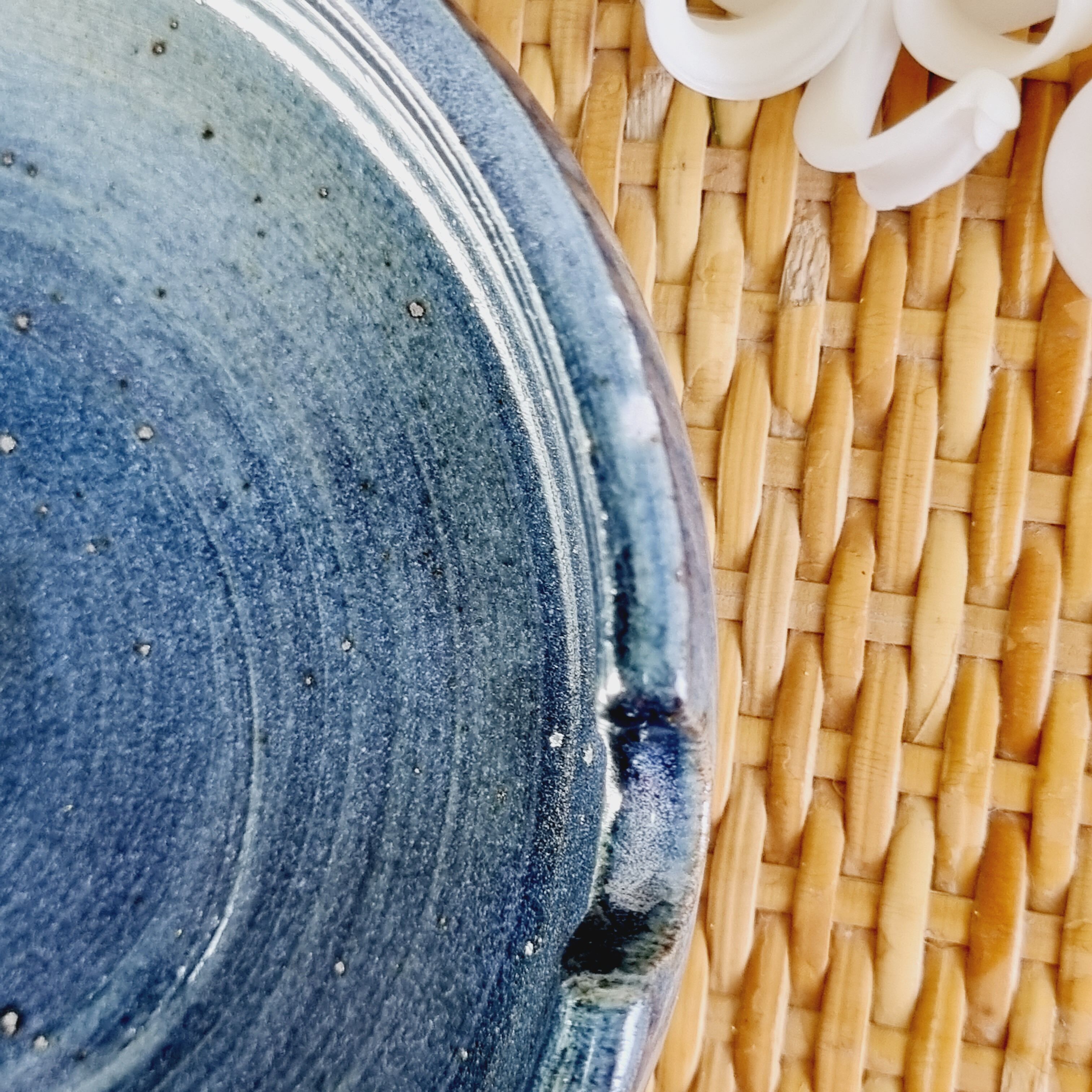 Cendrier en grès émaillé bleu
