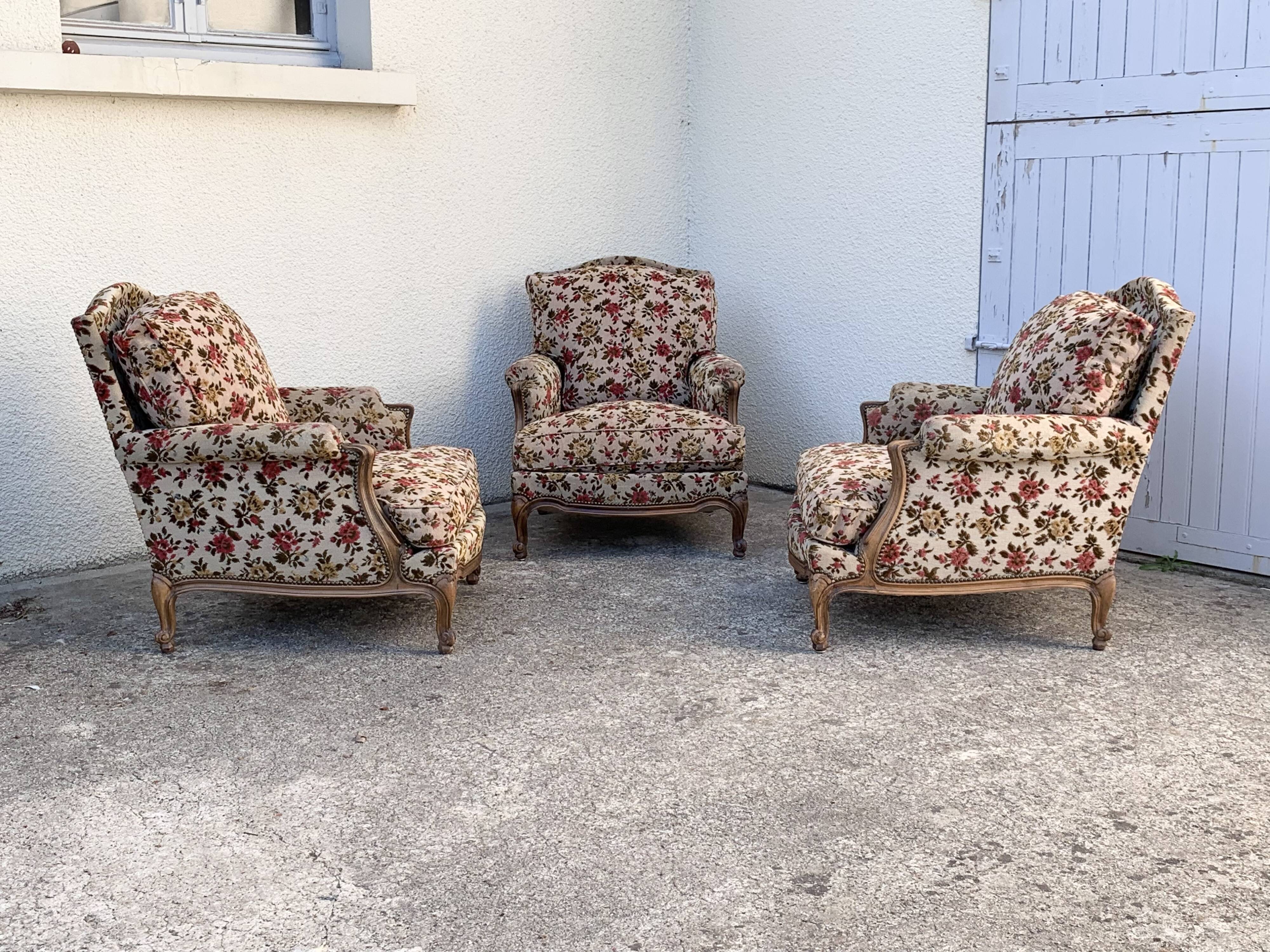 Antique Louis XV style shepherdess armchair in floral flocked fabric