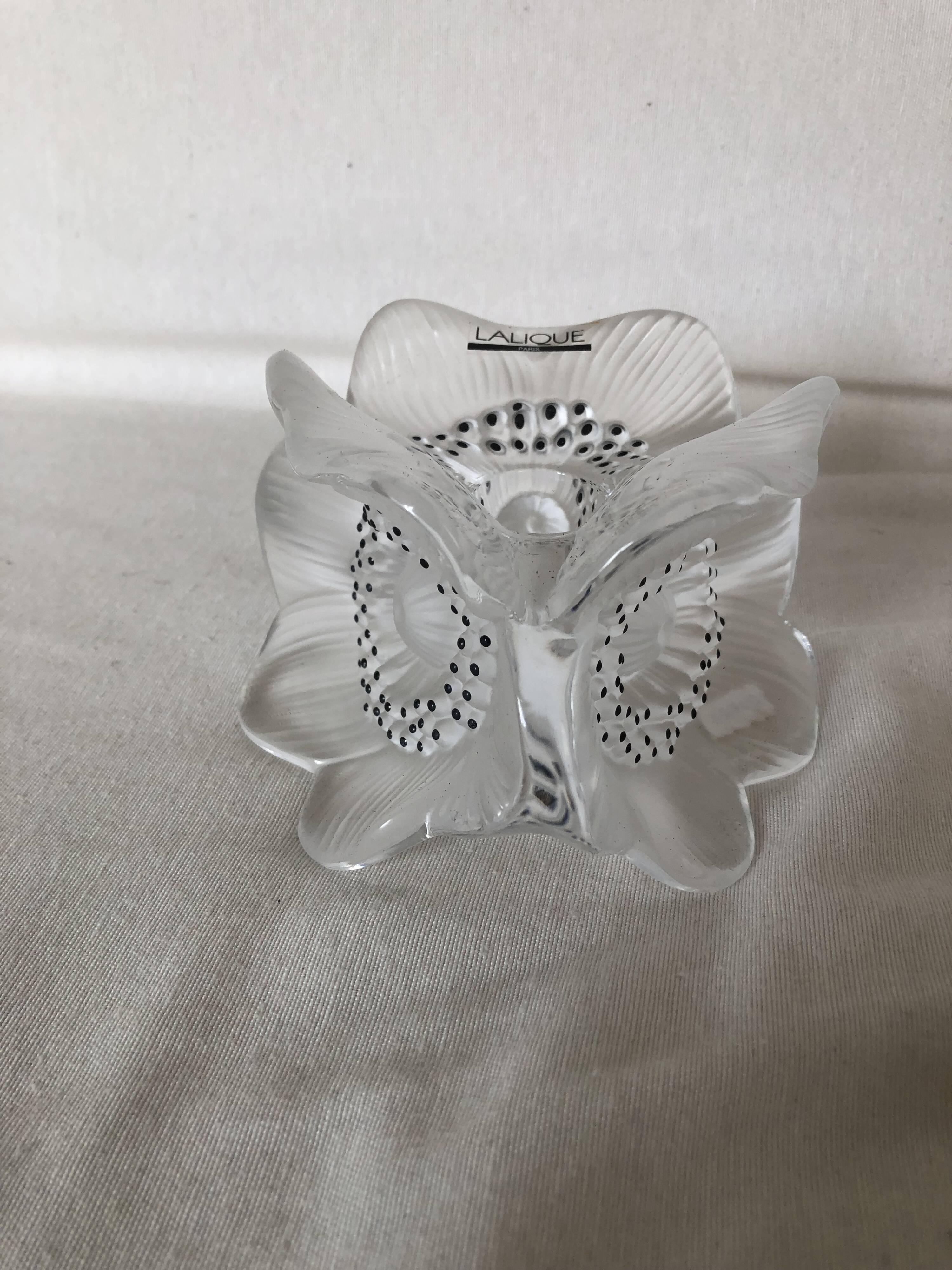 Crystal candlestick LALIQUE, three anemone flowers