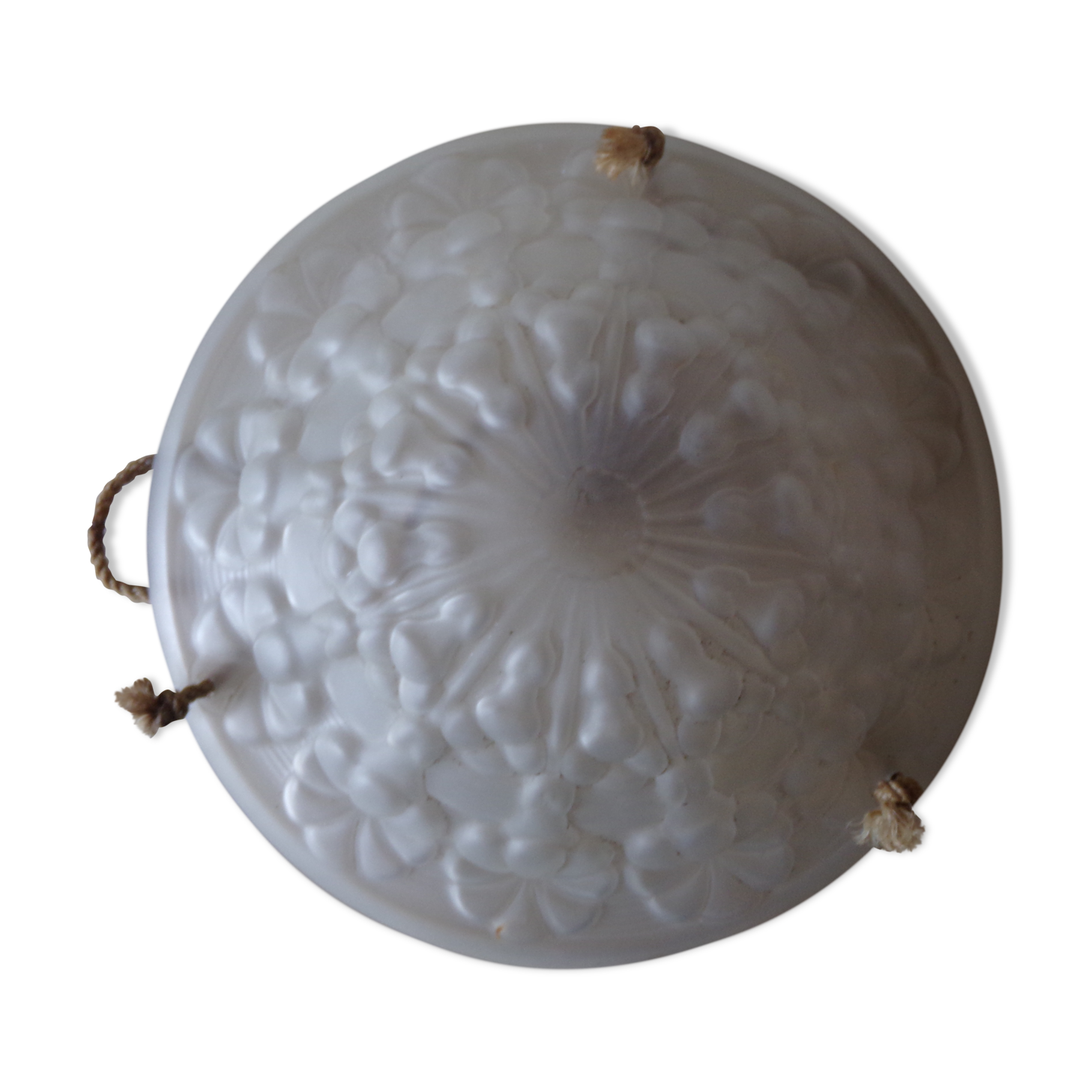Suspension of opaque glass, decoration flowers