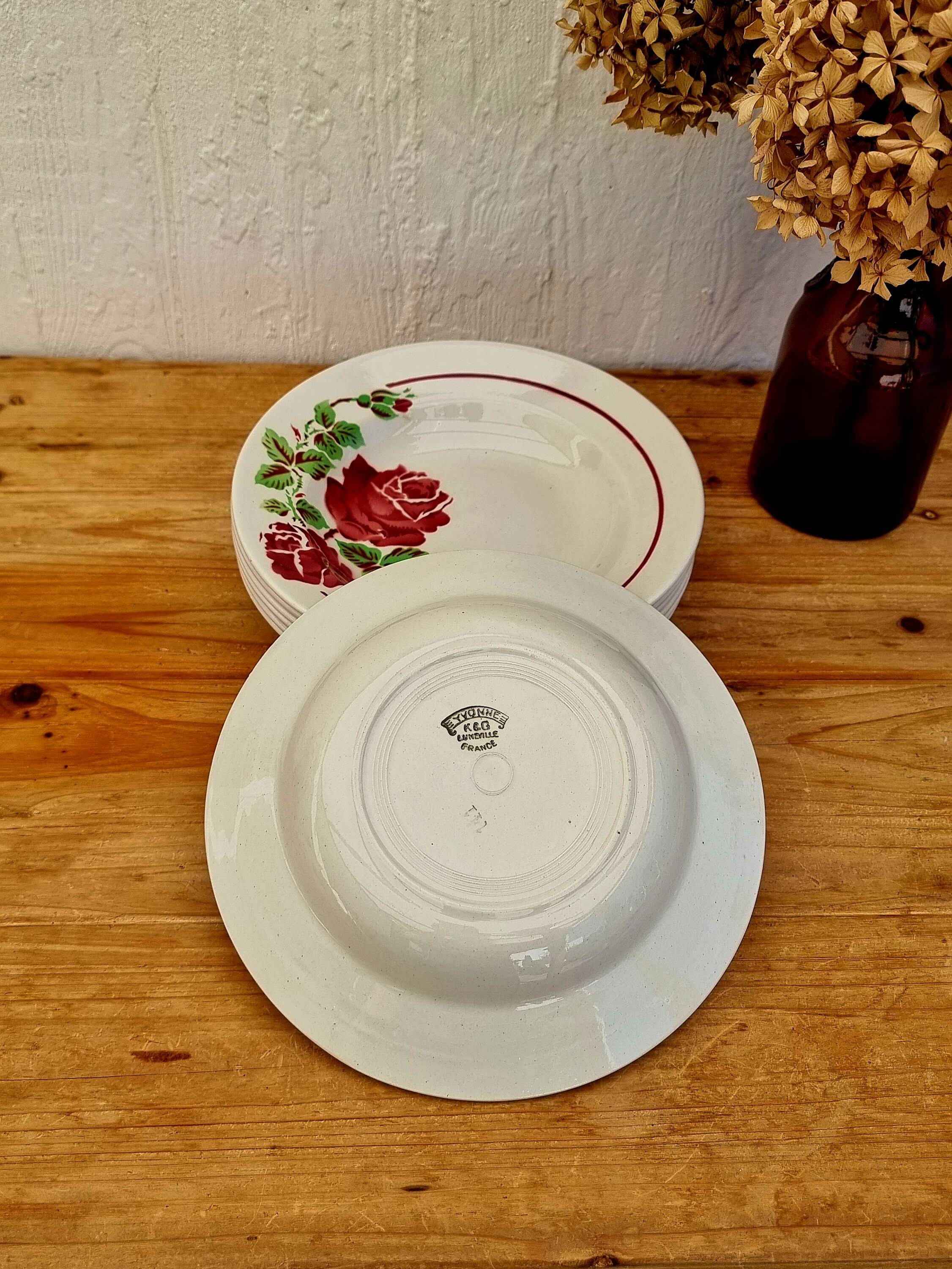 Set of 7 K&G Lunéville Yvonne model soup plates