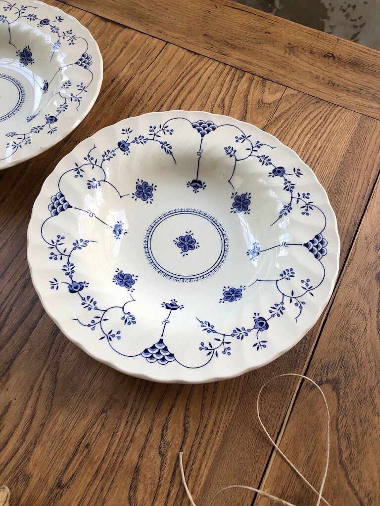 5 hollow plates Myott Finlandia