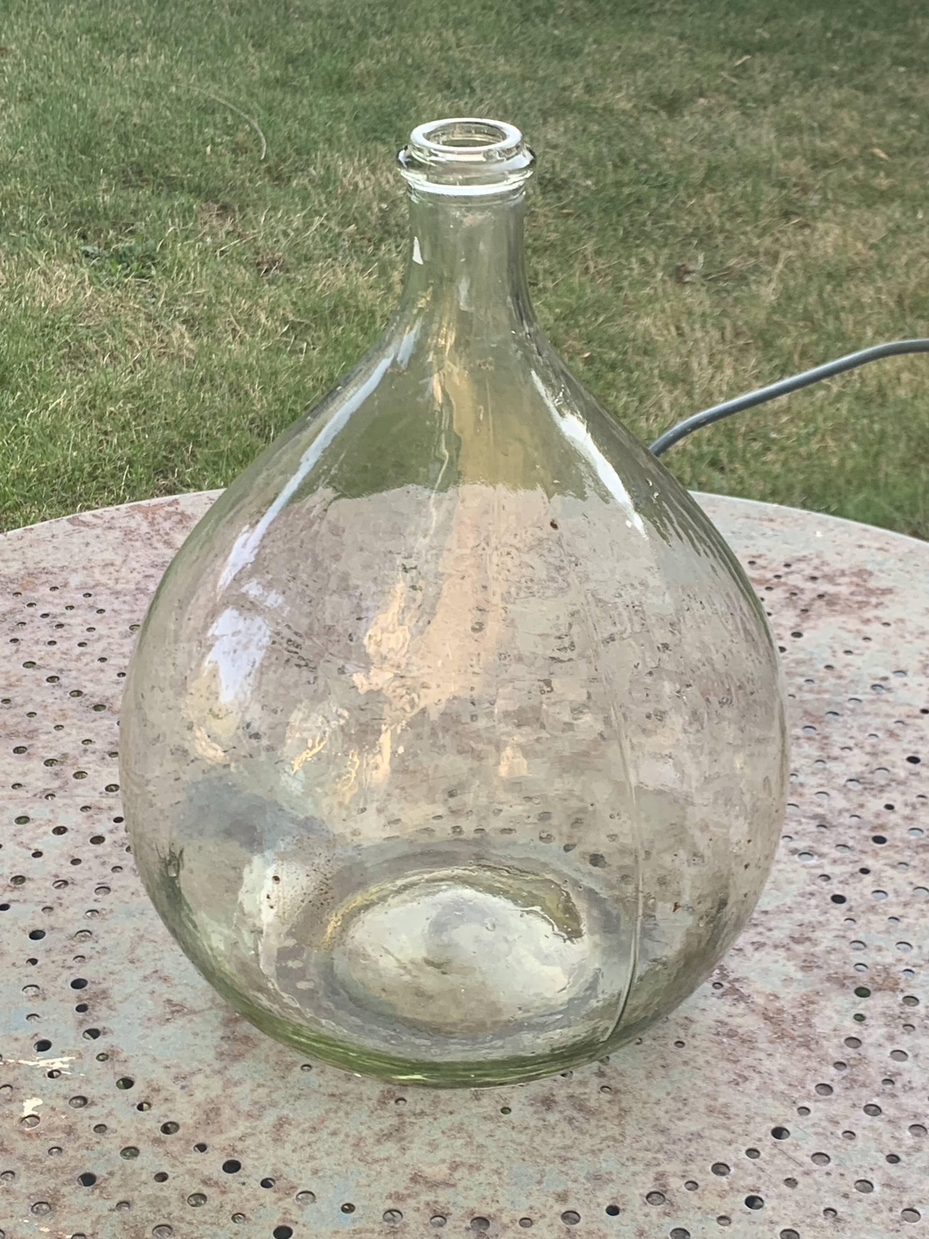 Dame Jeanne, bonbonne, bouteille en verre transparente, verre très épais