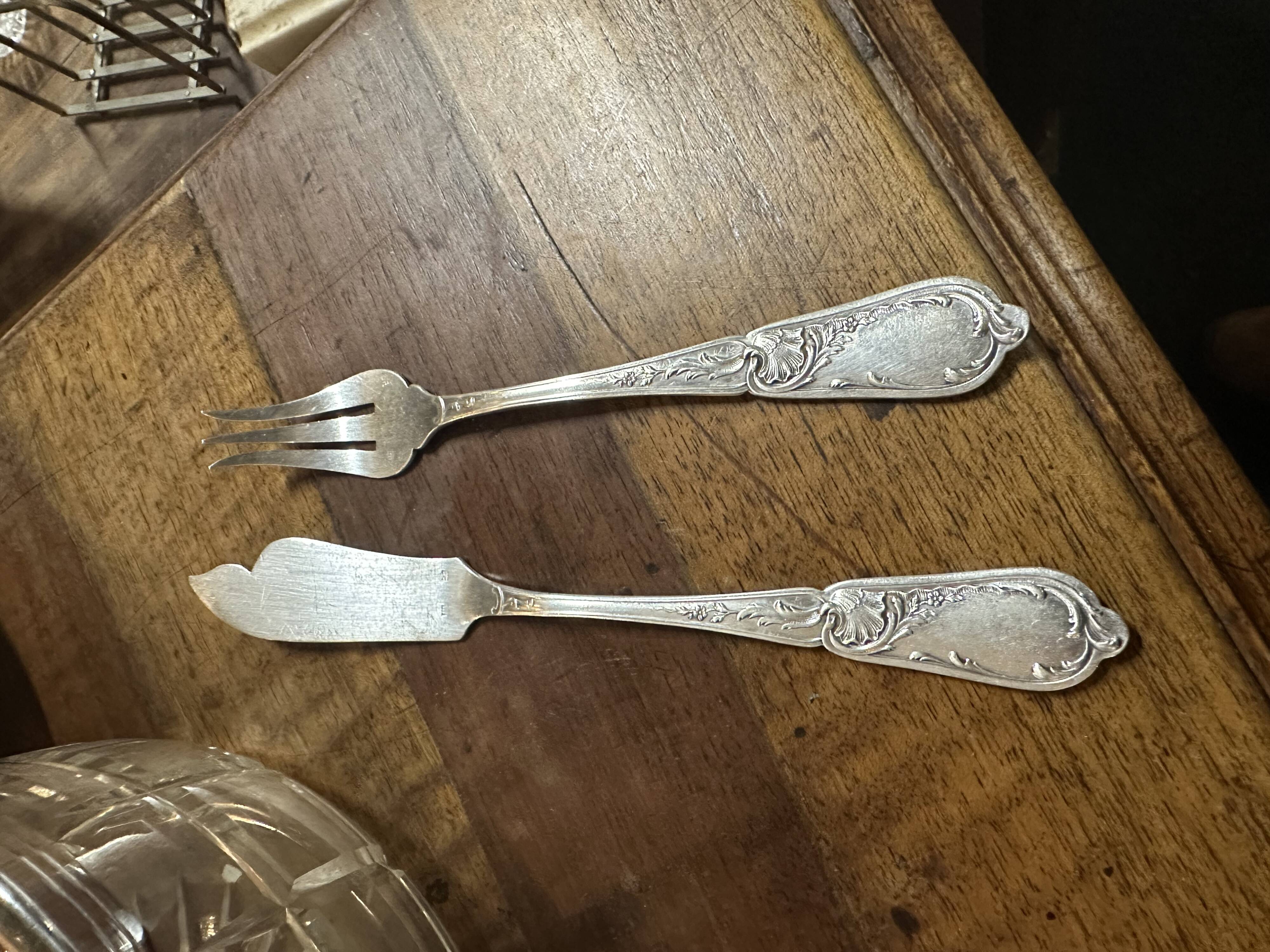 Fish cutlery