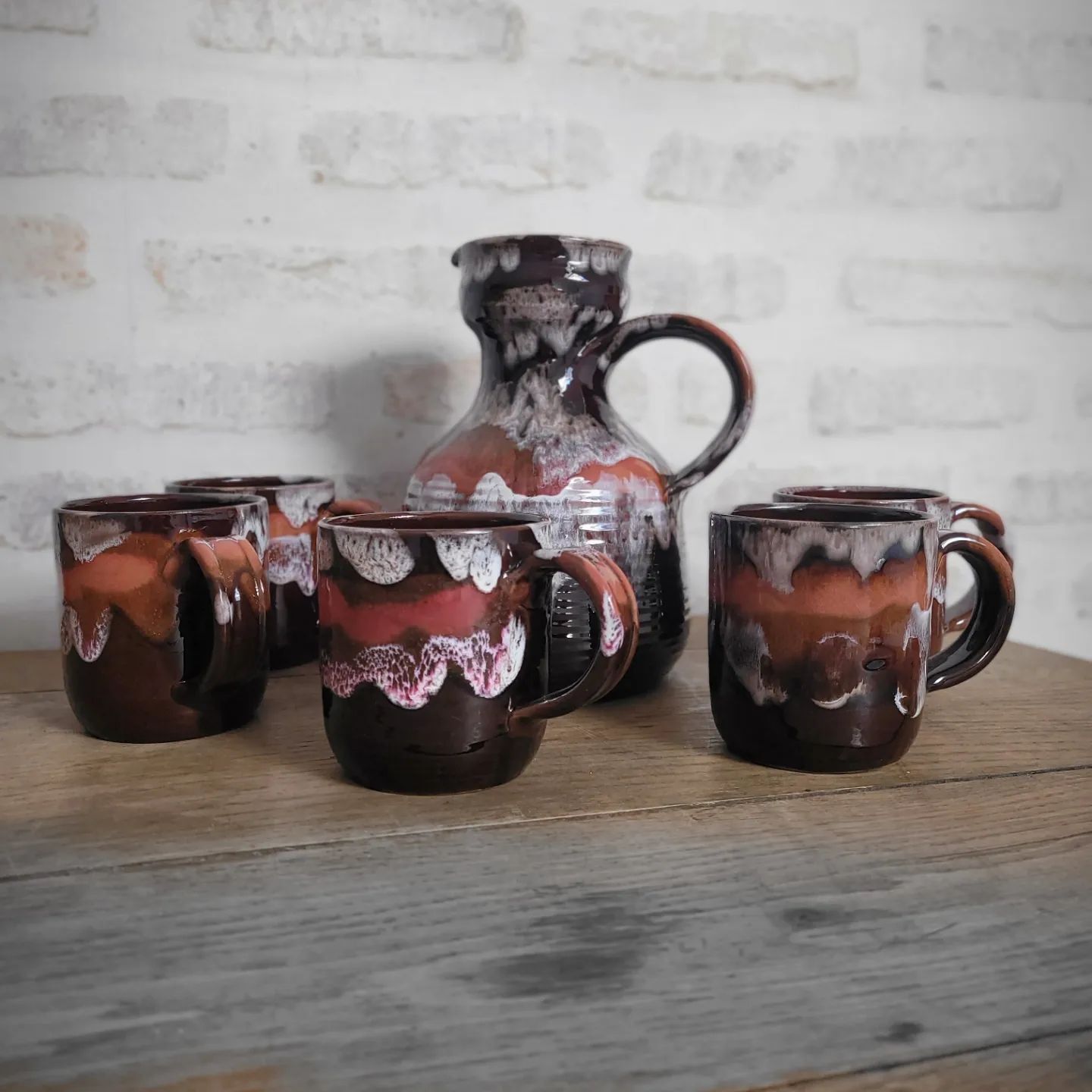 Cup and jug set