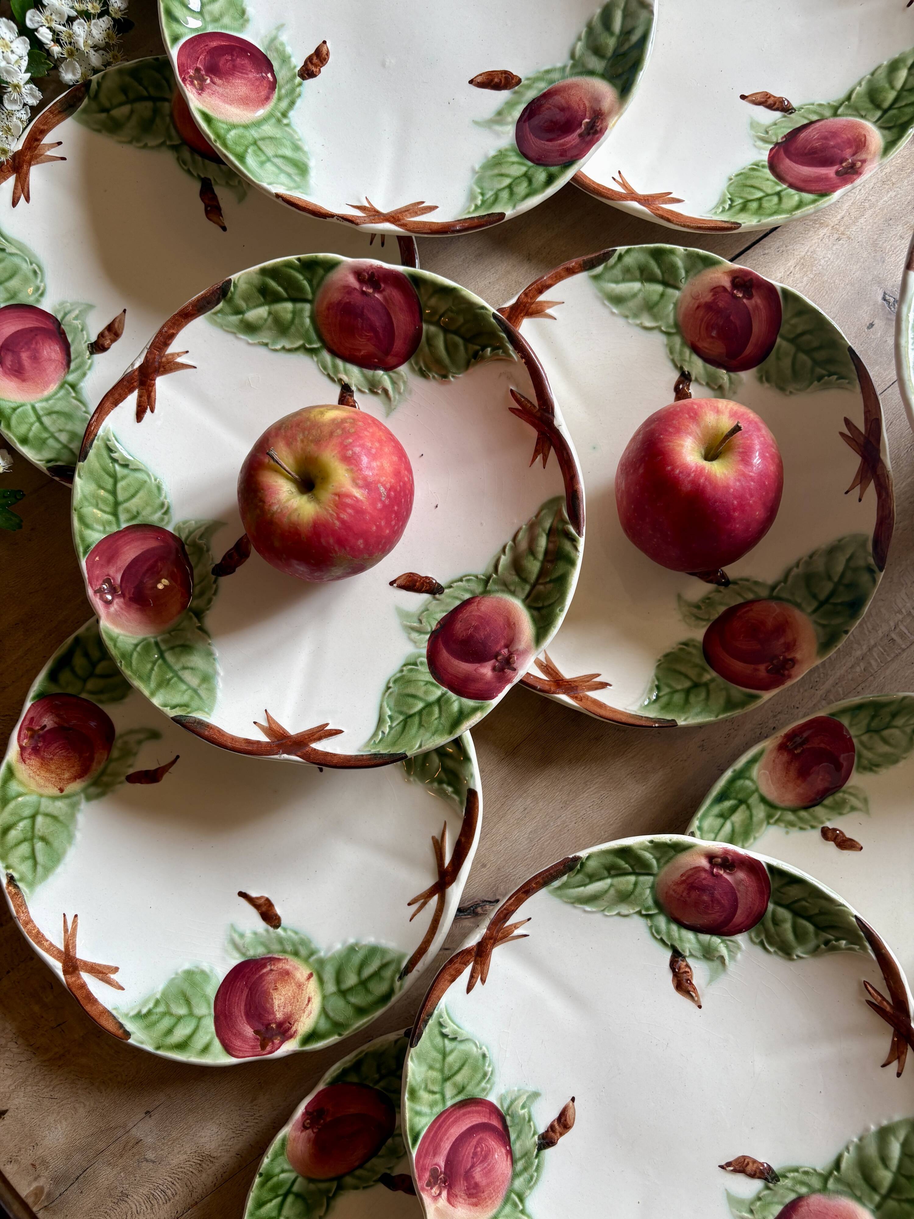 Antique barbotine service with Choisy le Roi apple decorations