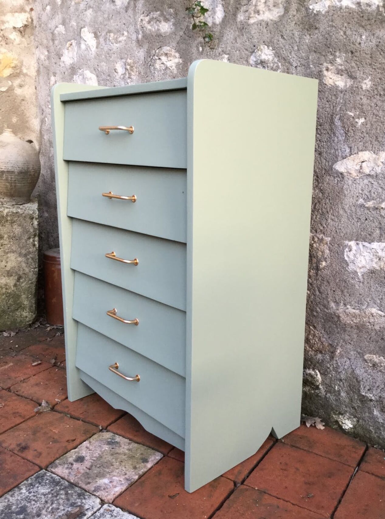 Khaki vintage dresser