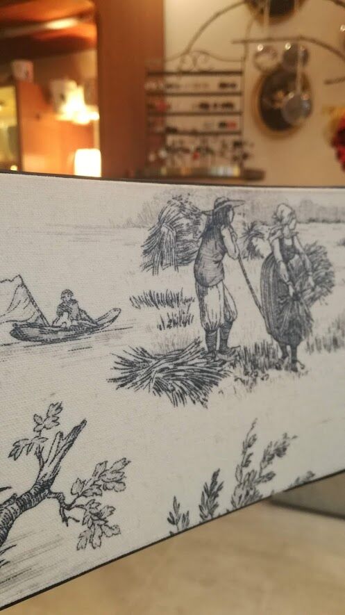 Formica chair in Jouy canvas mode