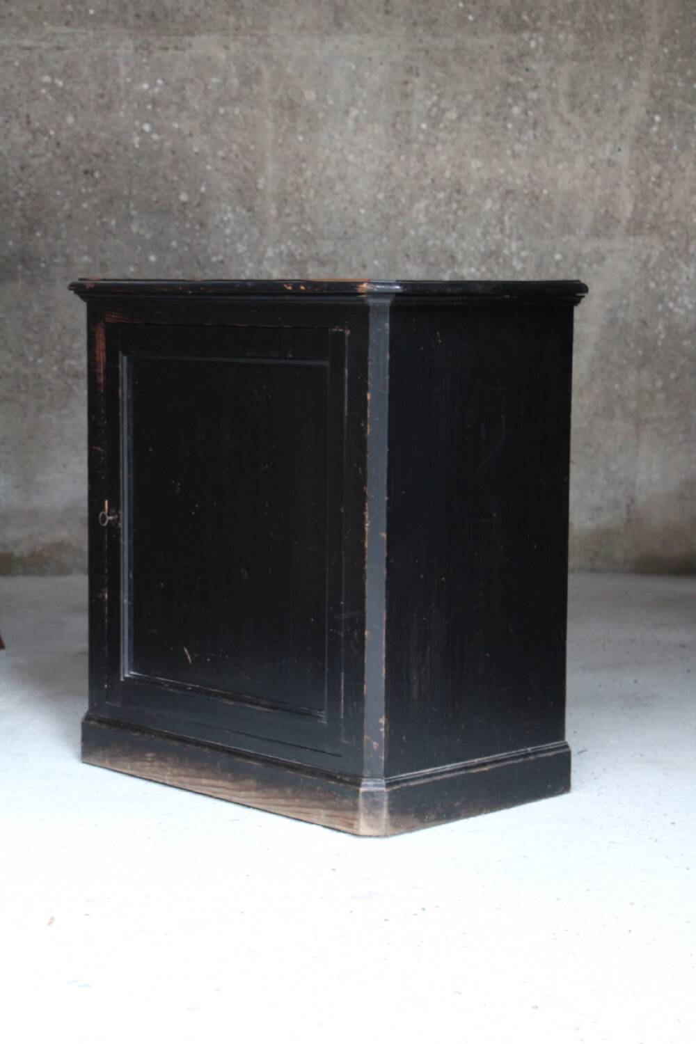 Blackened wood jam maker sideboard 19th Parisian style