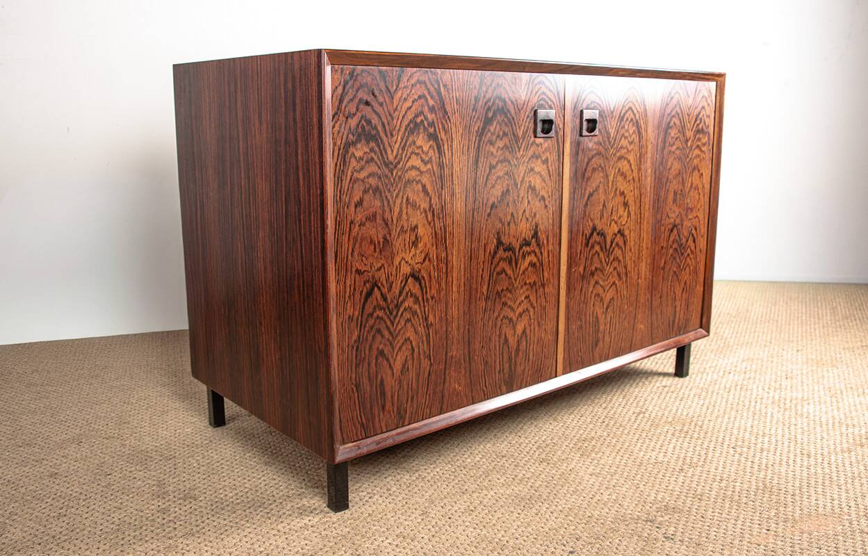 Buffet ou petite enfilade Scandinave en Palissandre par Erik Brouer 1960.
