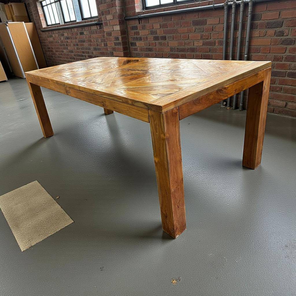 Table XL vintage en bois avec marqueterie