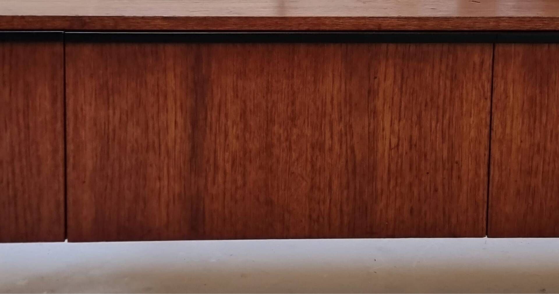 Lowboard du milieu du siècle