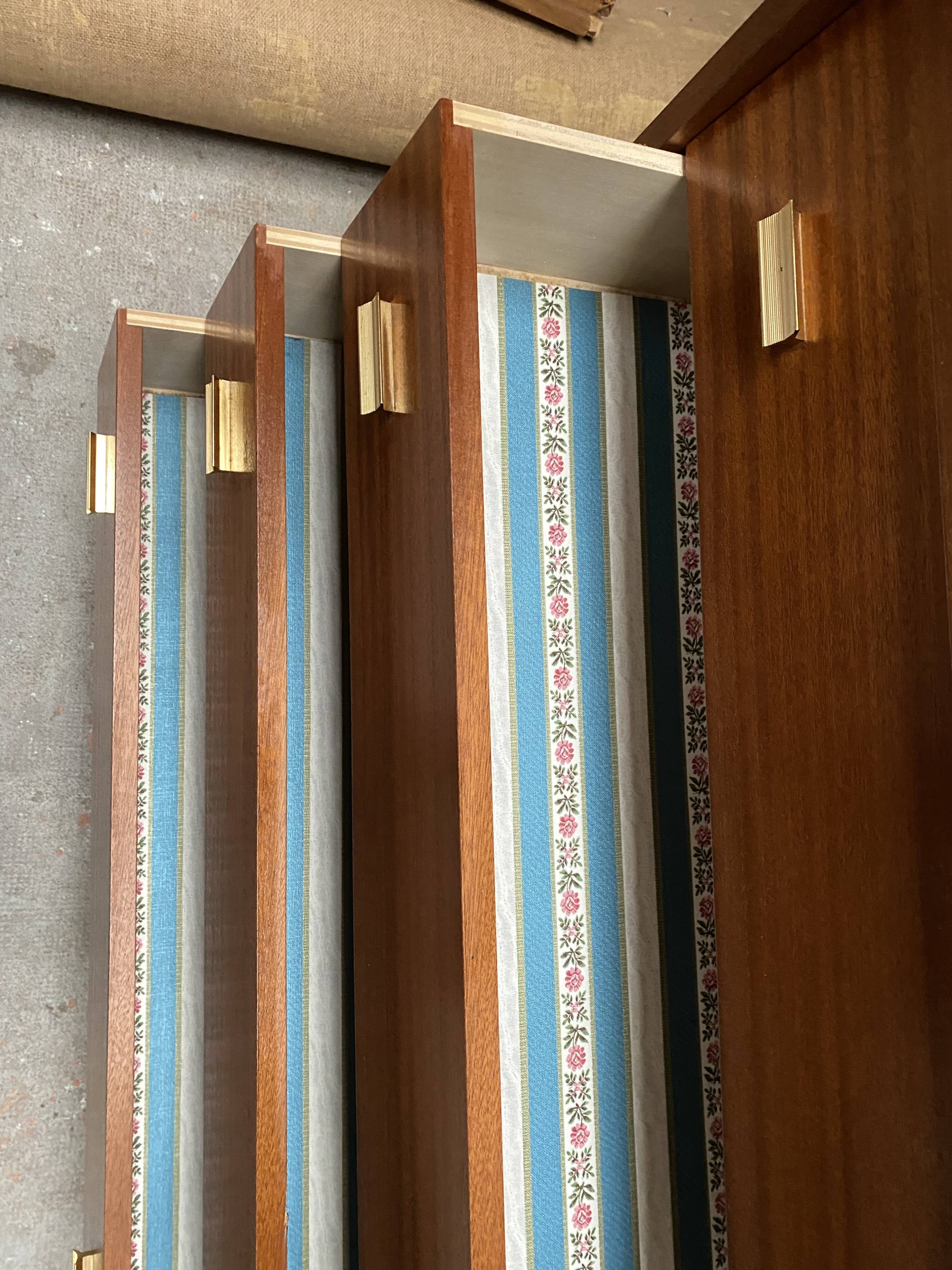 Vintage chest of drawers