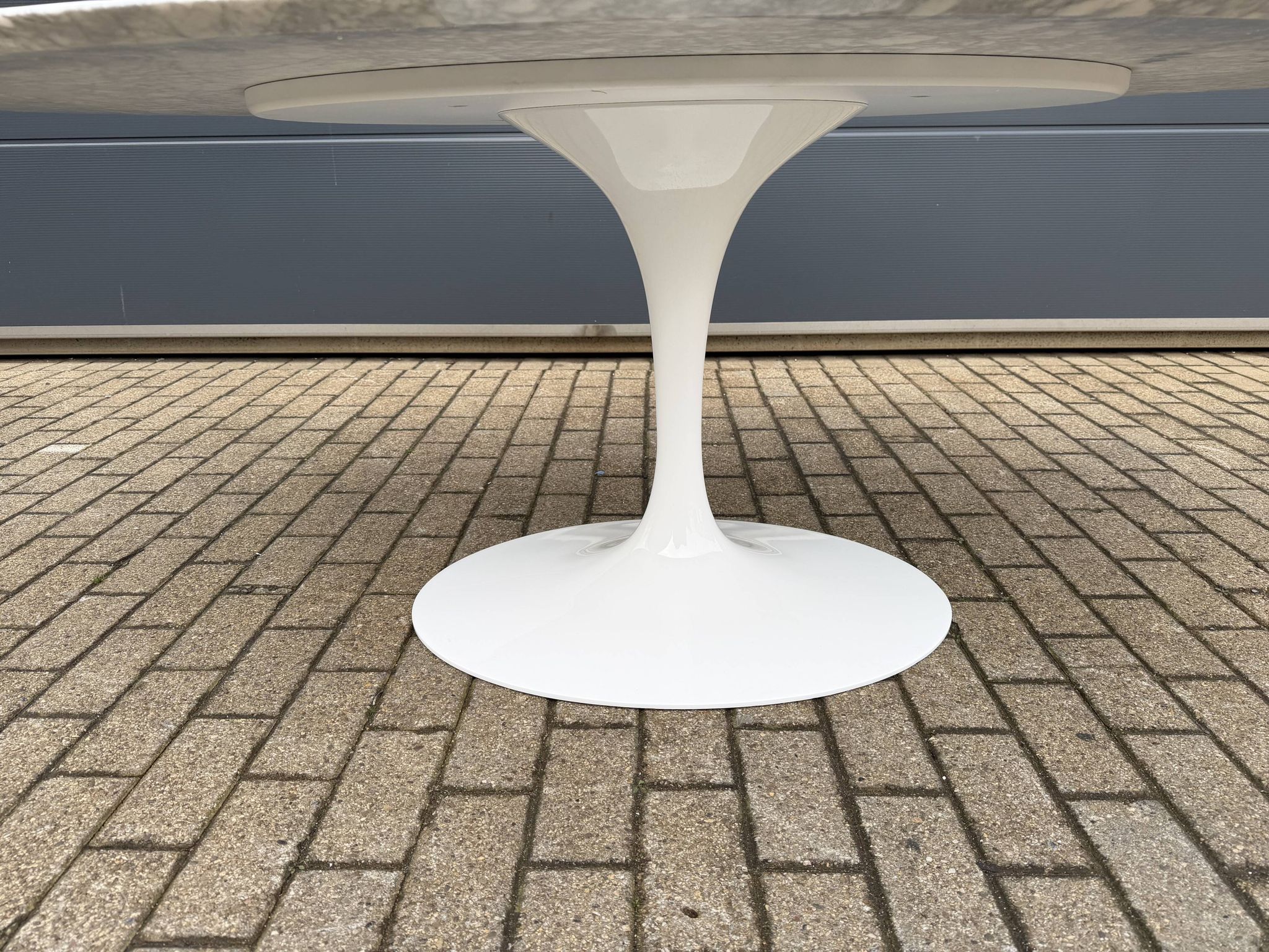 Original Knoll Tulip oval dining table (198cm) Carrara marble