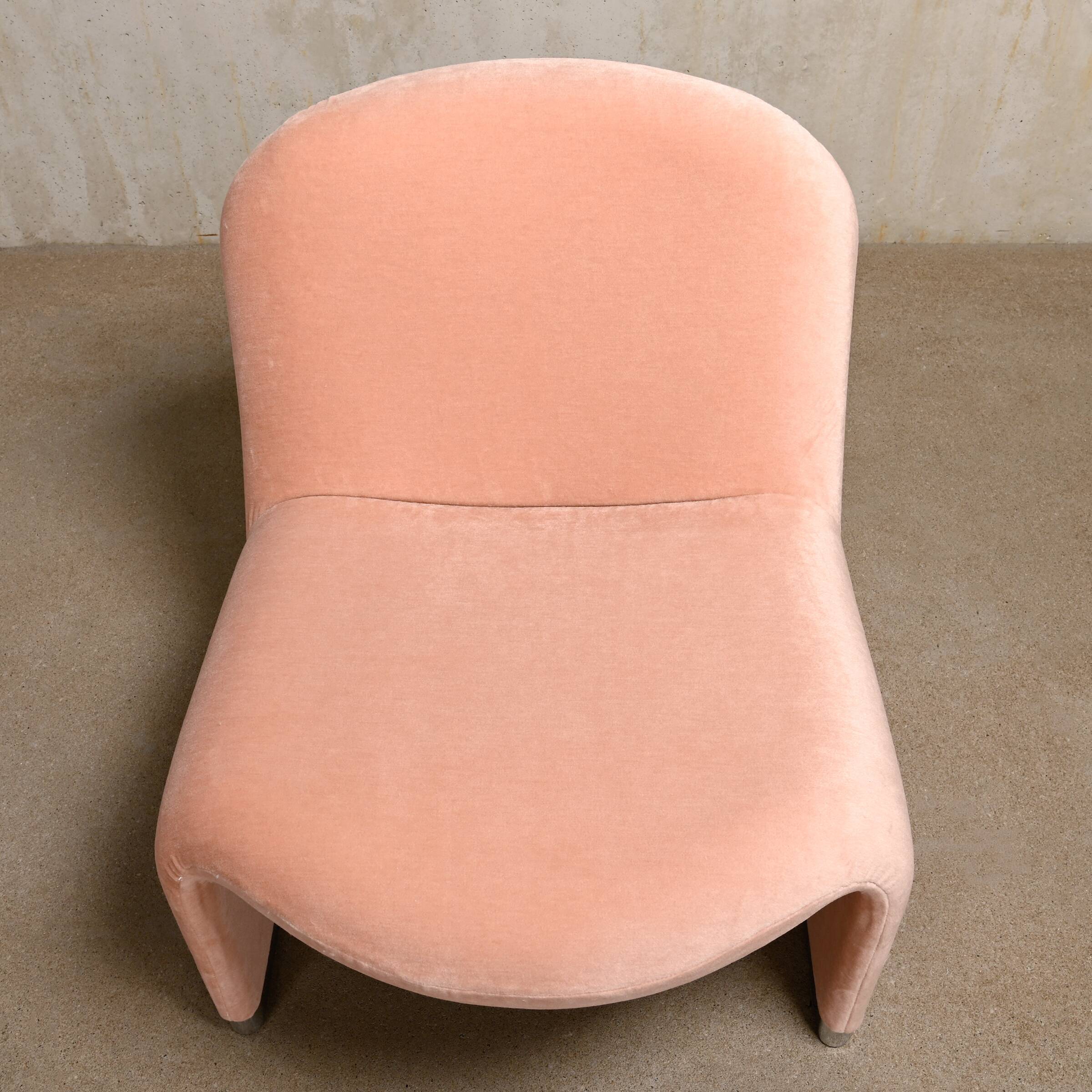 Giancarlo Piretti Alky Lounge Chair in Pink Velvet (Rose Dust) Fabric for Anonima Castelli