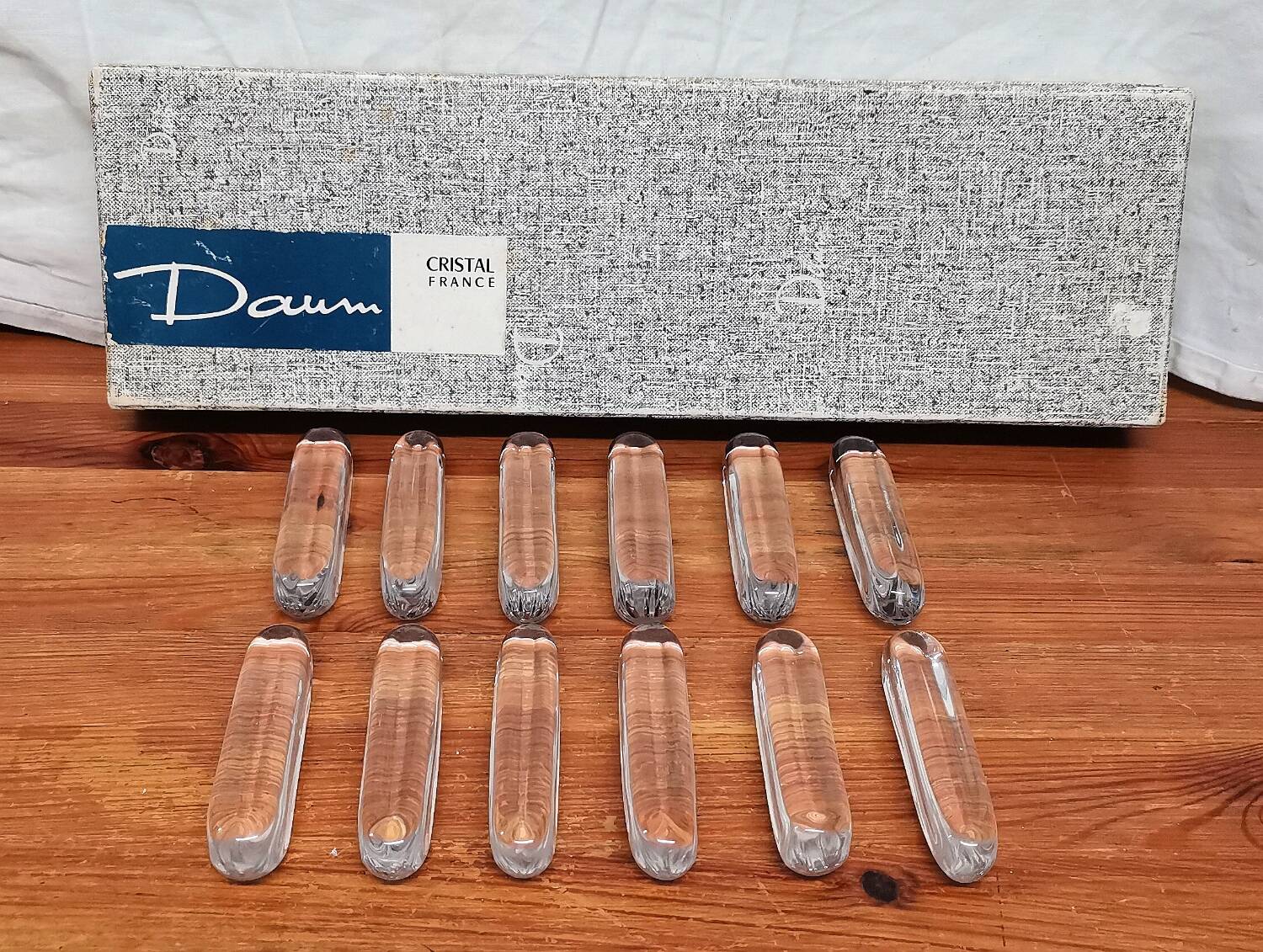 Daum crystal knife holder
