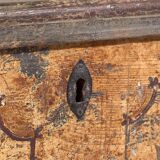 Ancien coffre en bois massif doré daté de 1846 #86