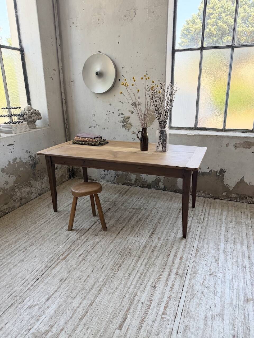 Table de ferme noyer pieds fuseaux 1950